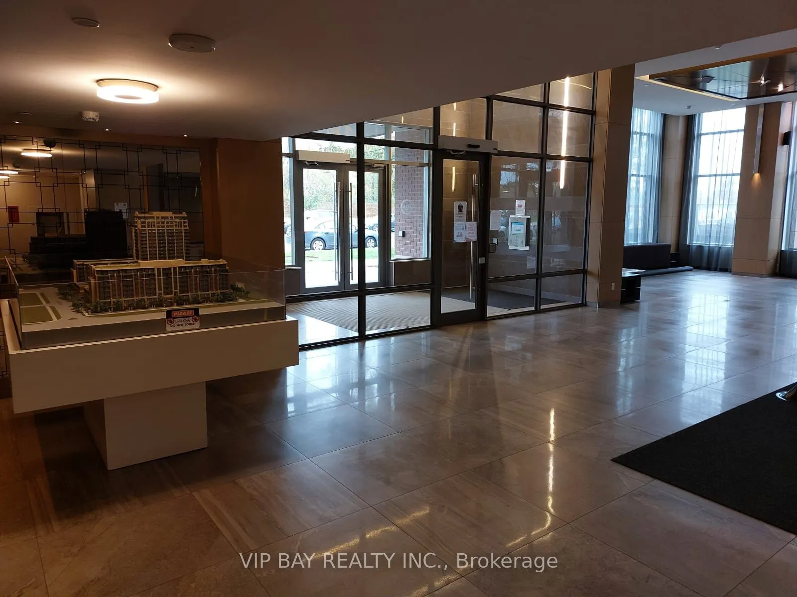 18 Uptown Drive, #1103