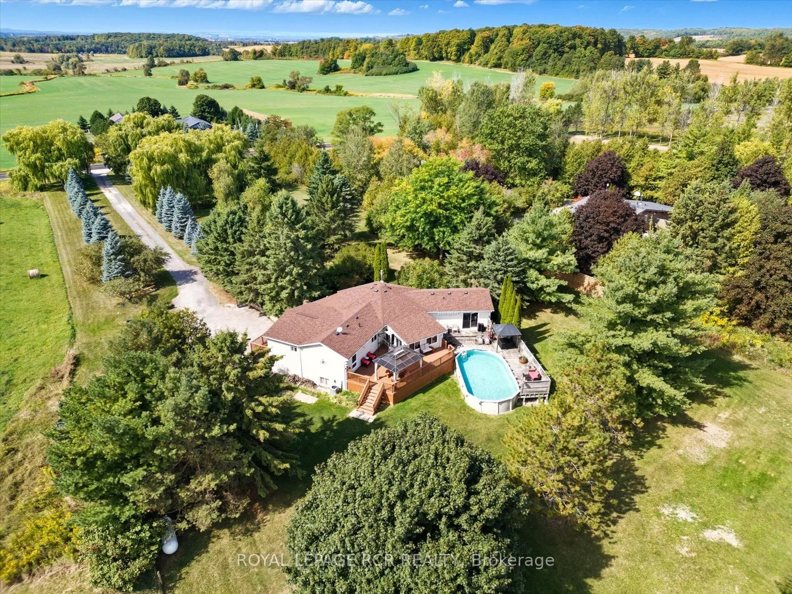 1637 15 Side Road