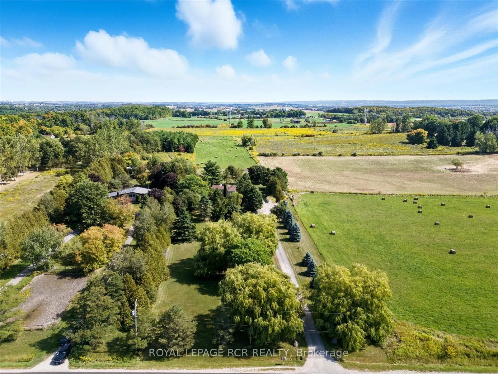 1637 15 Side Road