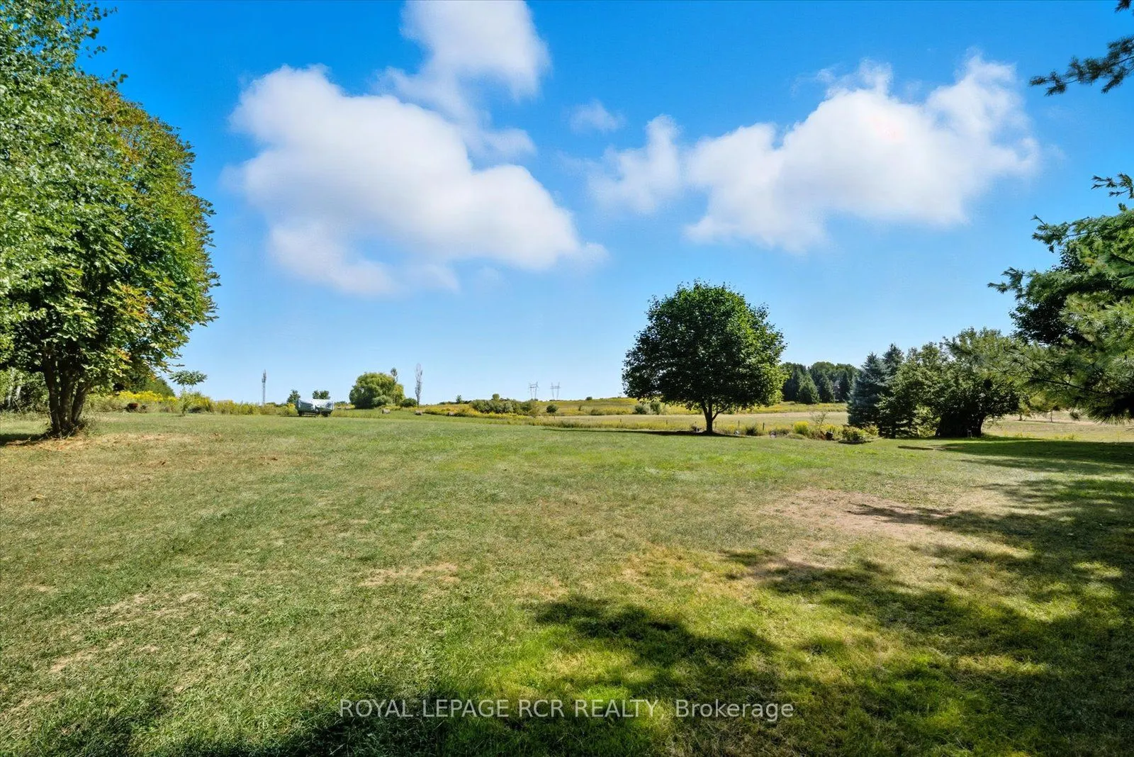 1637 15 Side Road