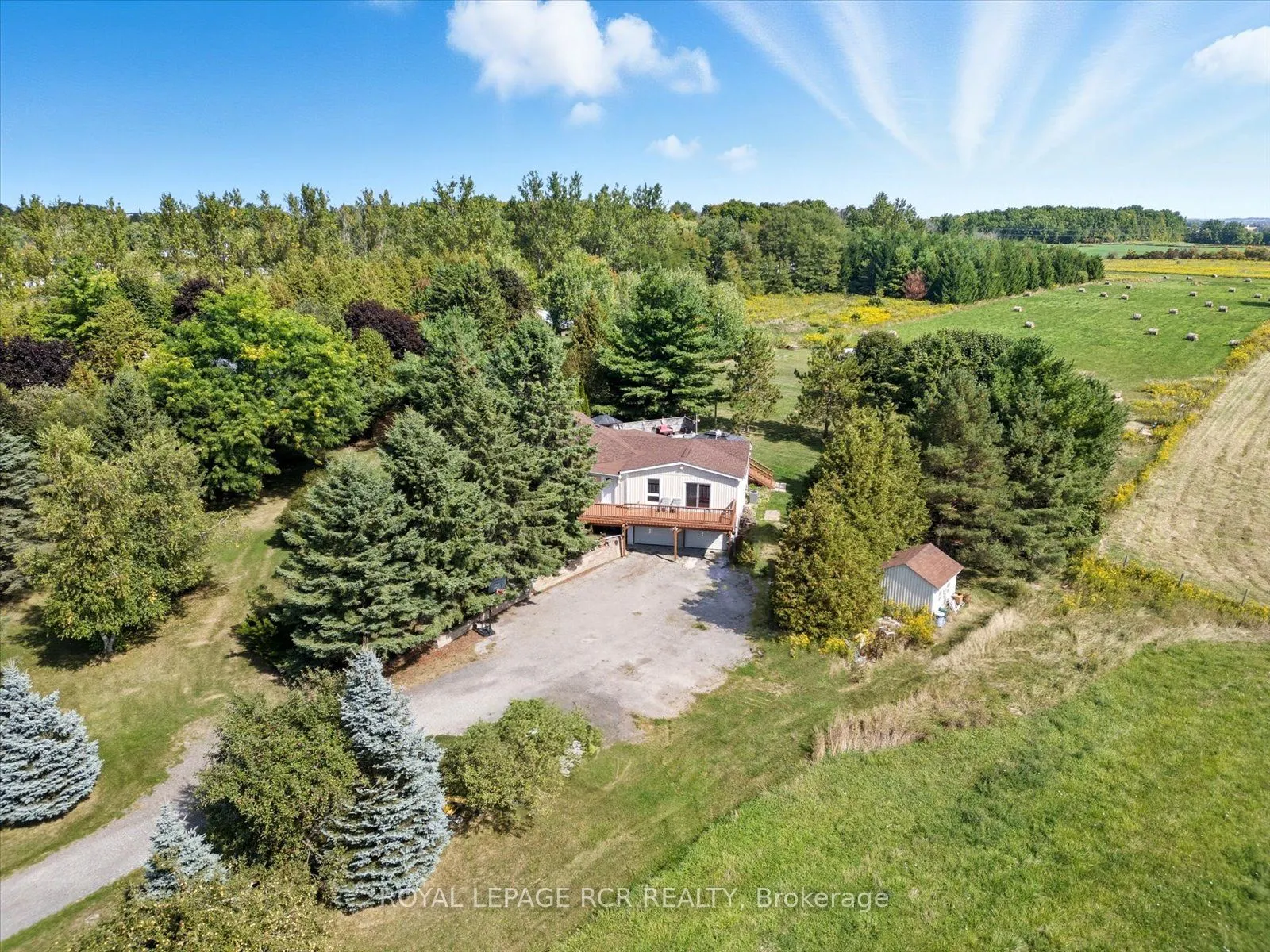 1637 15 Side Road