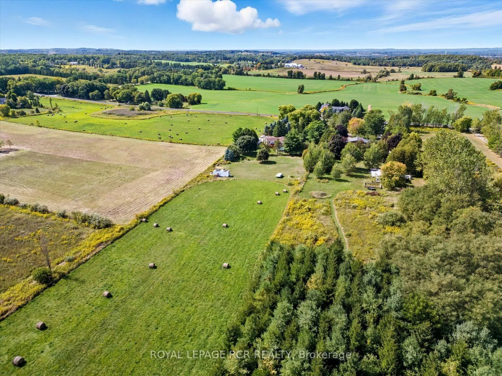 1637 15 Side Road