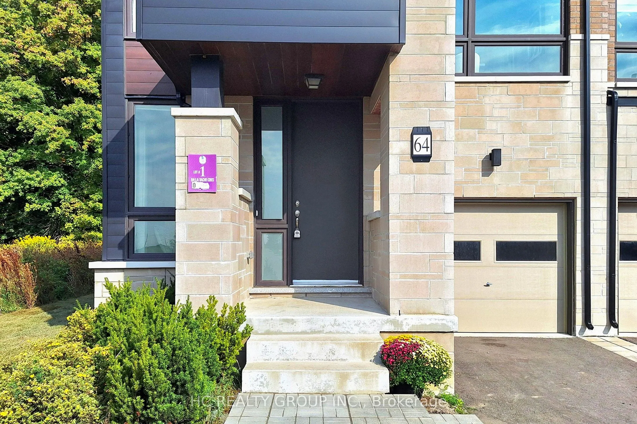 64 La Tache Crescent