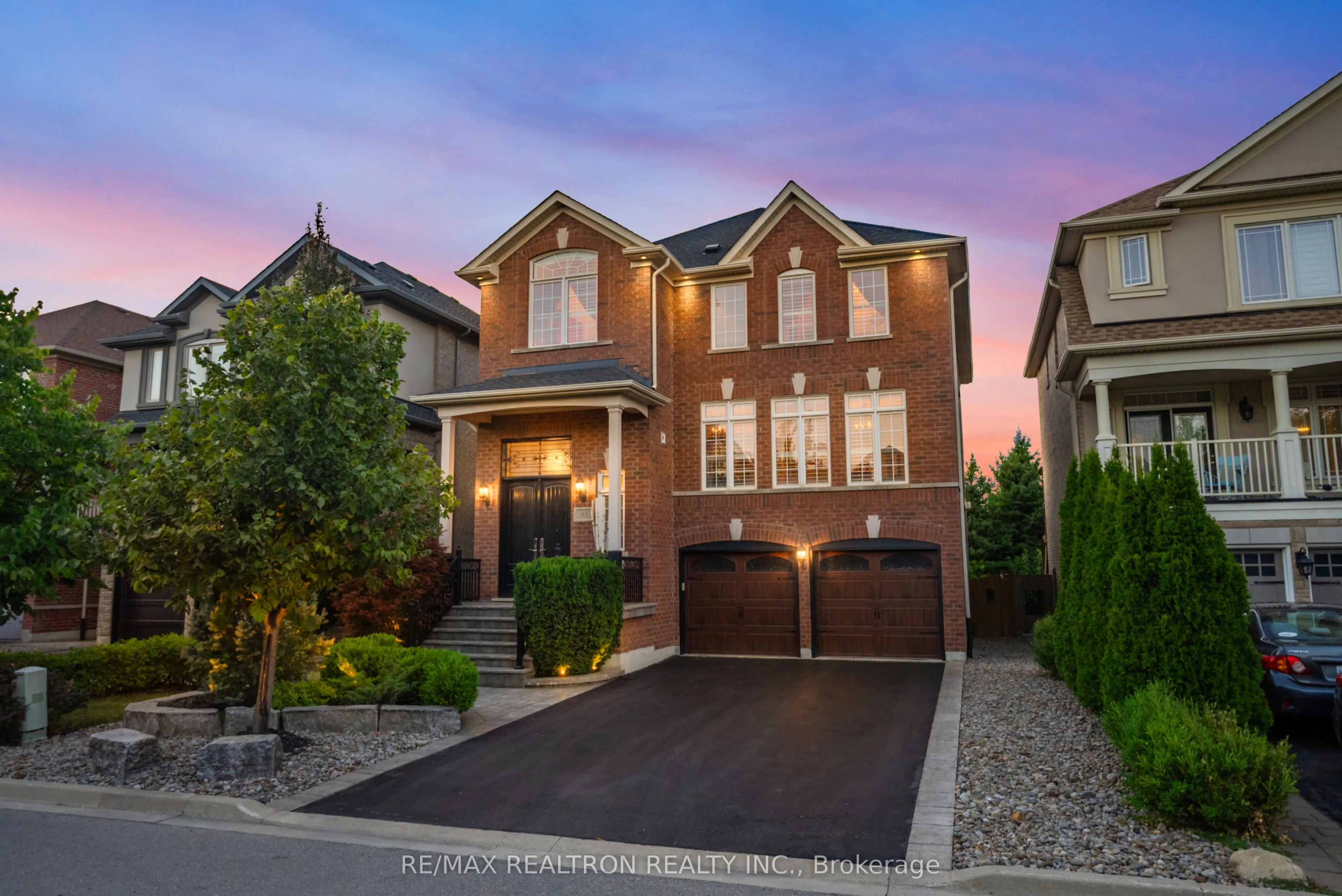 93 Timna Crescent