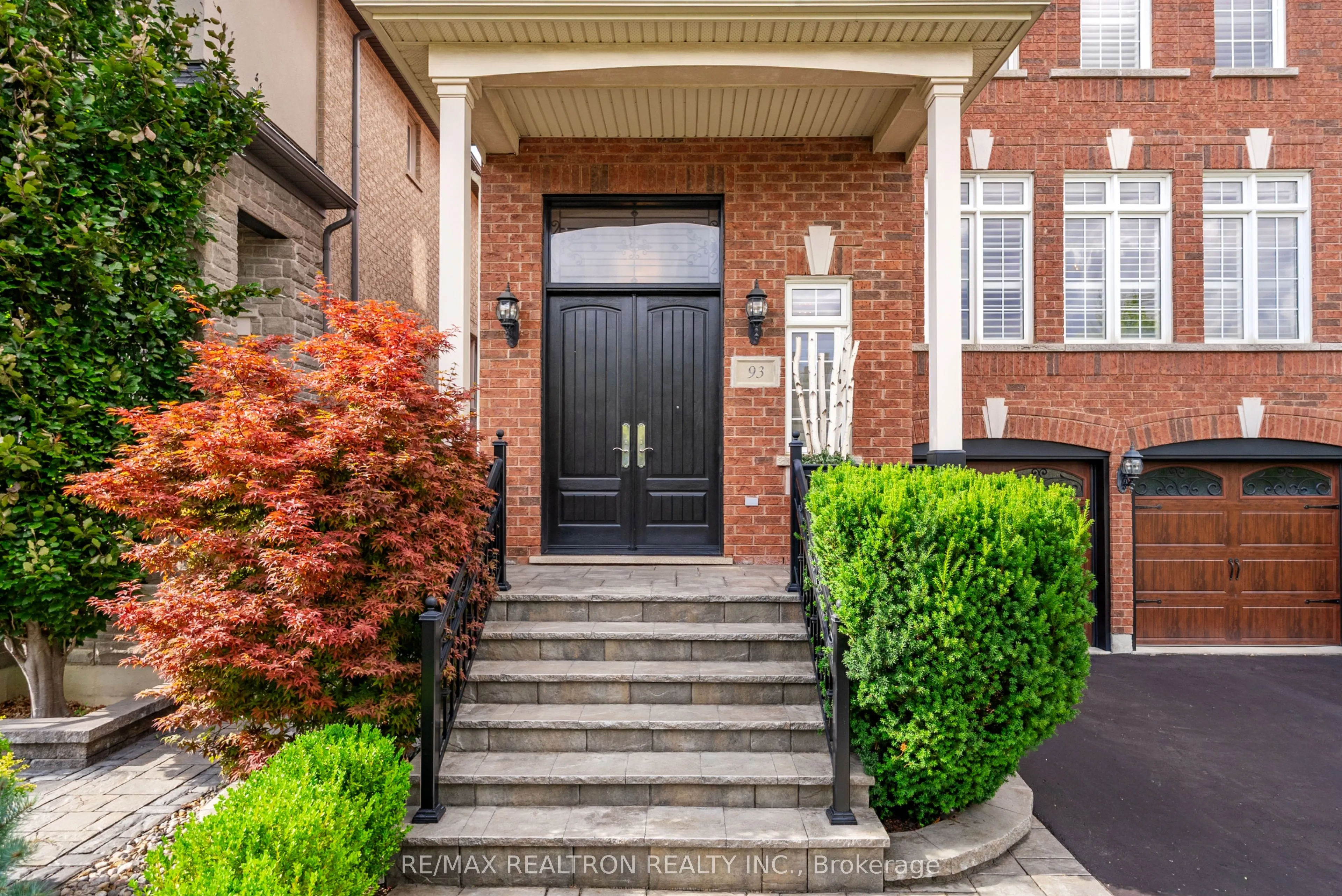 93 Timna Crescent