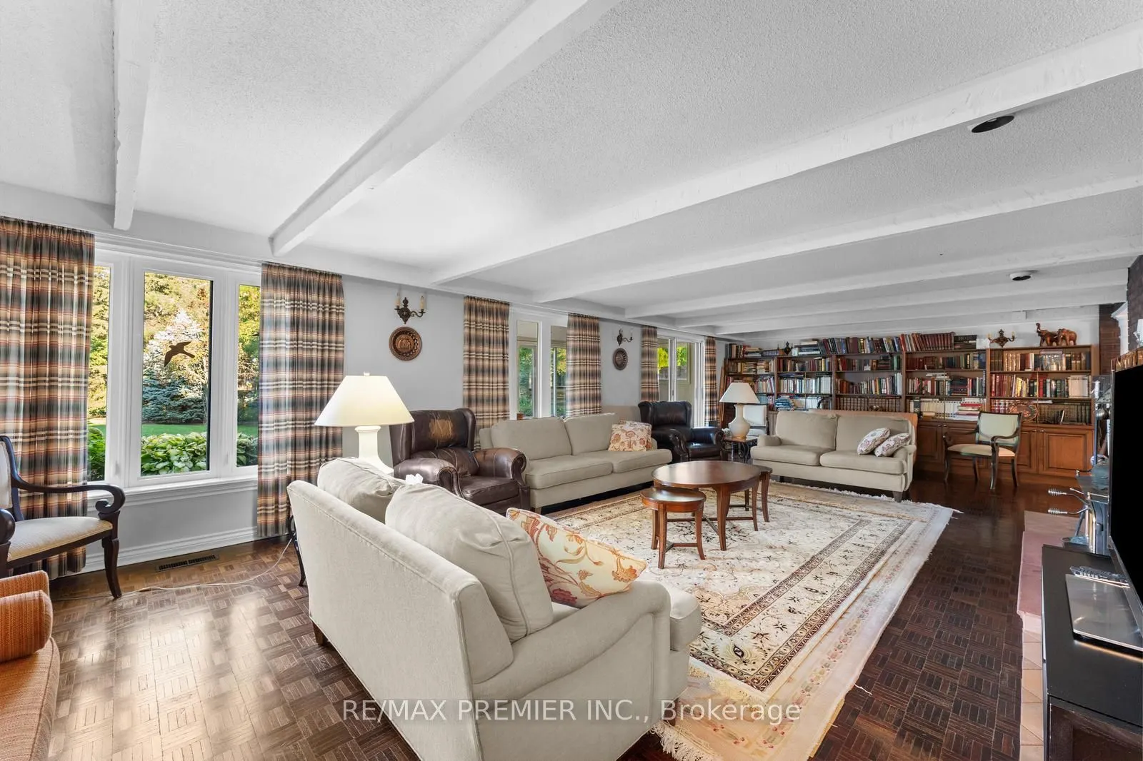 261 Sylvadene Parkway