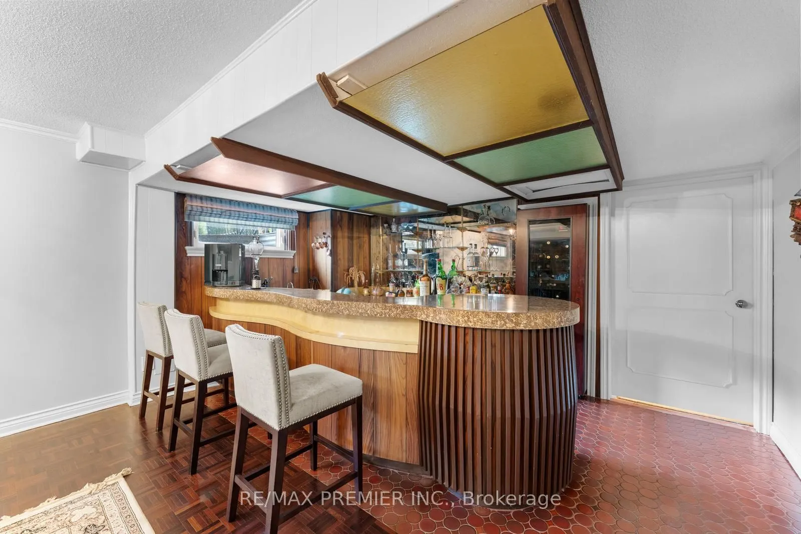 261 Sylvadene Parkway