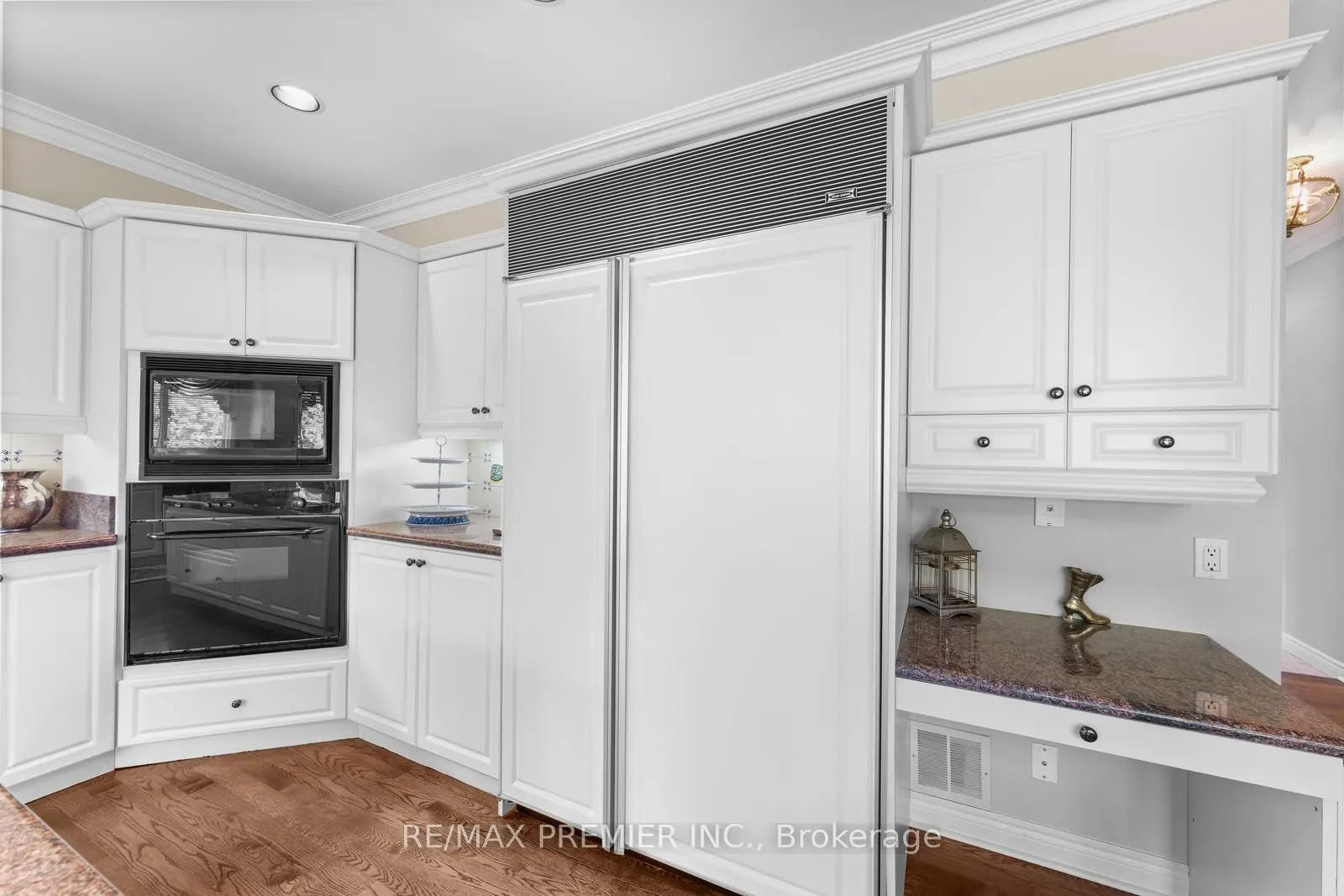 261 Sylvadene Parkway