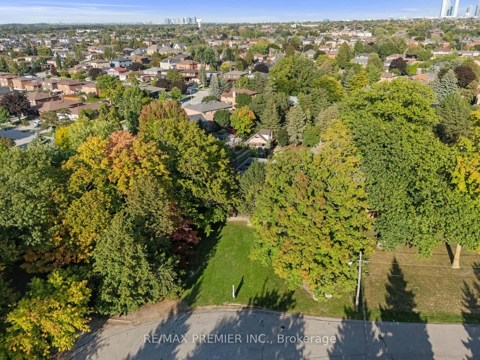 261 Sylvadene Parkway