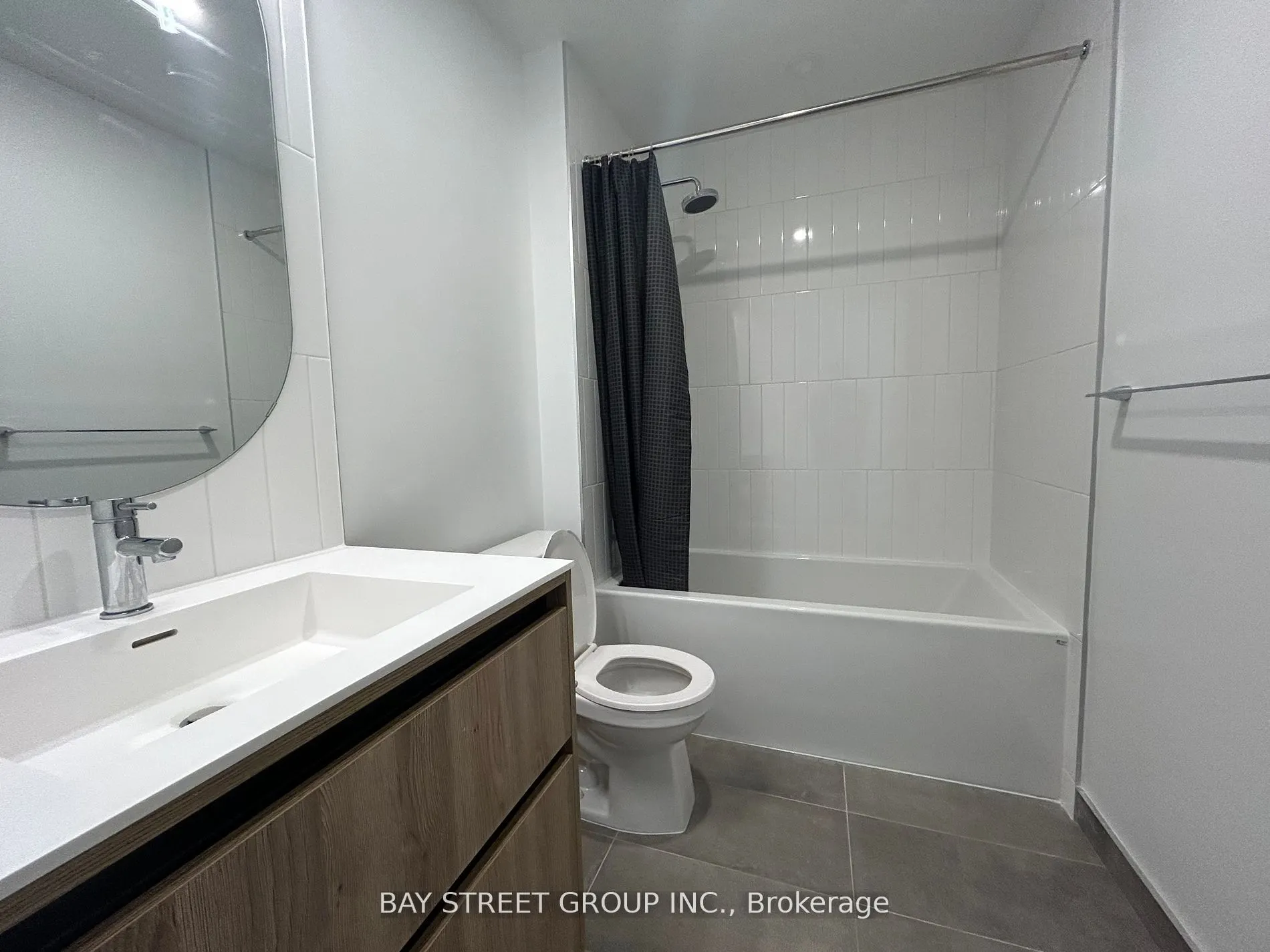 8 Beverley Glen Boulevard, #606