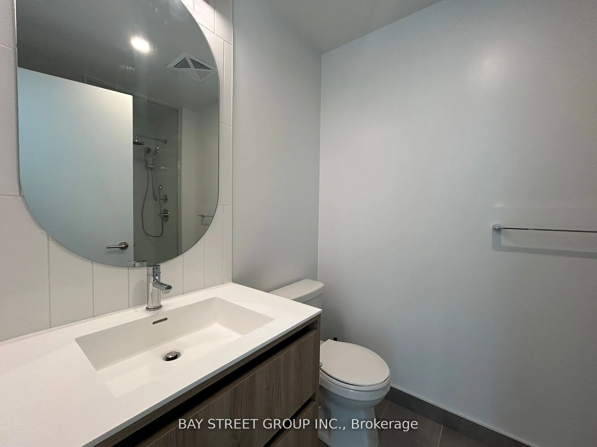 8 Beverley Glen Boulevard, #606