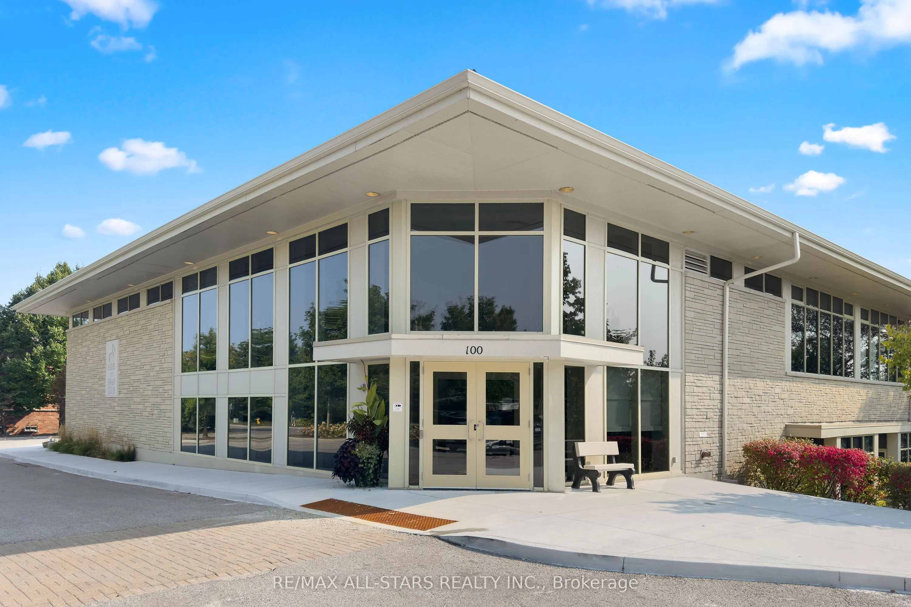 86 Lakeside Vista Way, #410