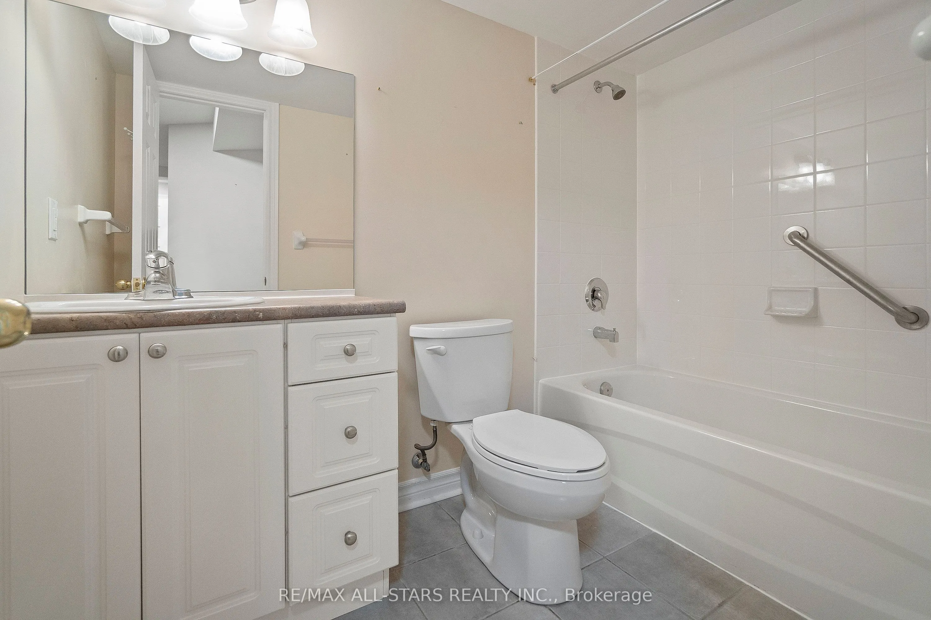 86 Lakeside Vista Way, #410