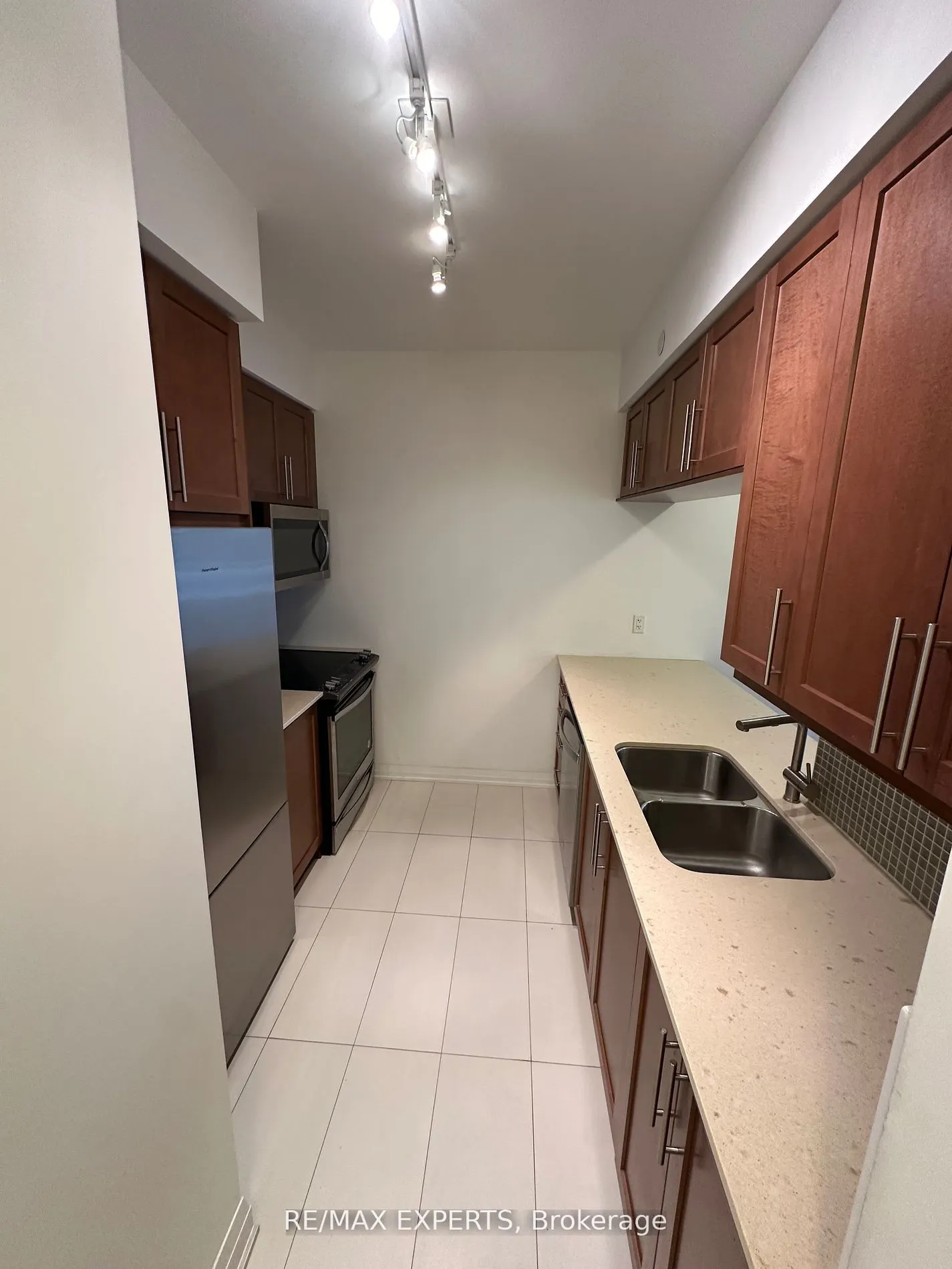 65 Oneida Crescent, #303