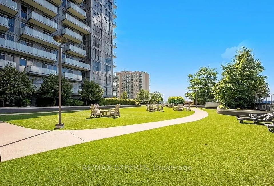 65 Oneida Crescent, #303