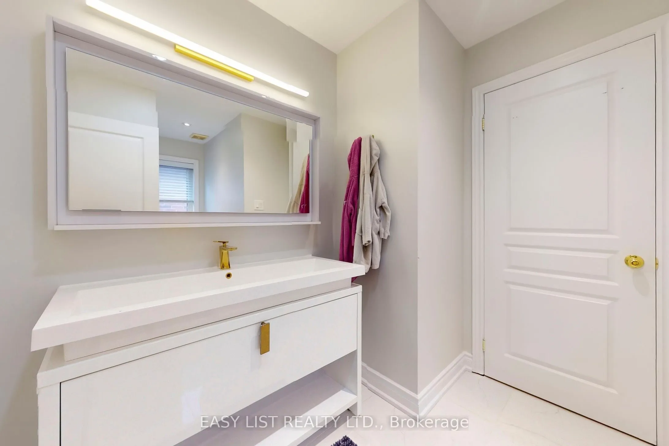 6 Kingshill Road, #Main