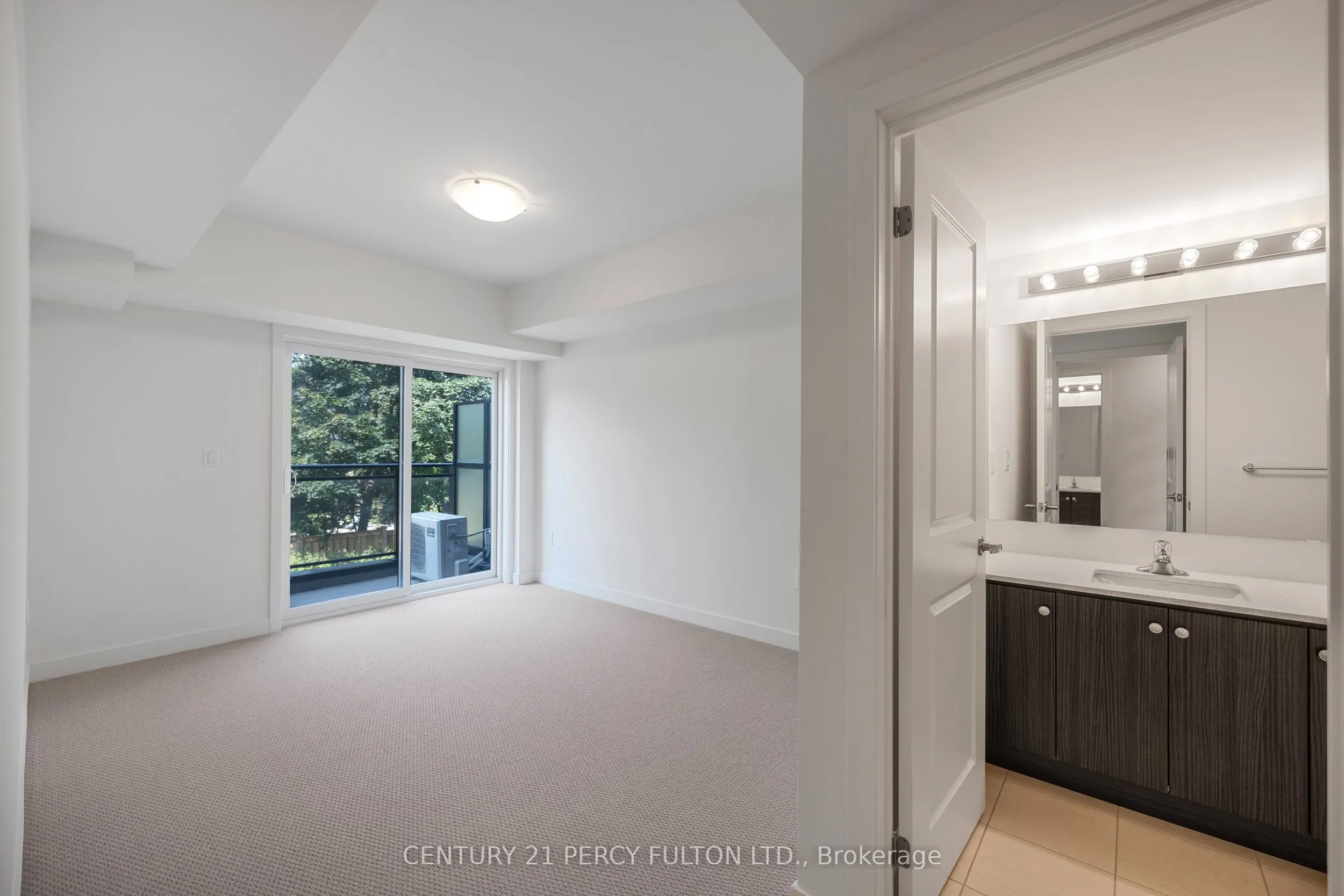 58 Elizabeth Street S, #2208