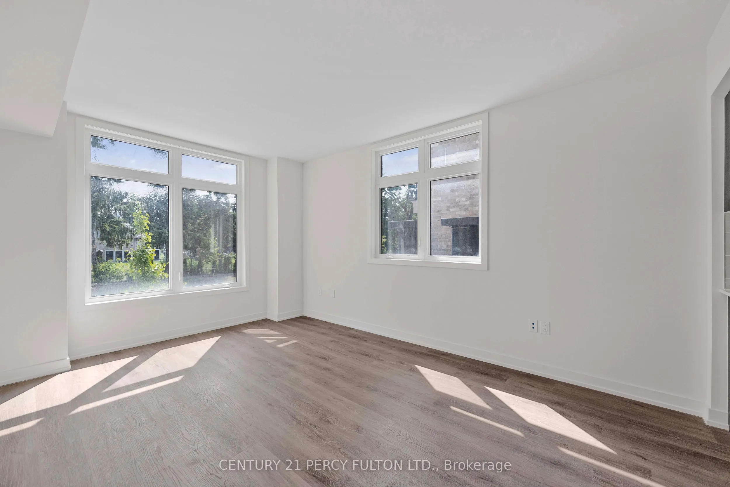 58 Elizabeth Street S, #2208