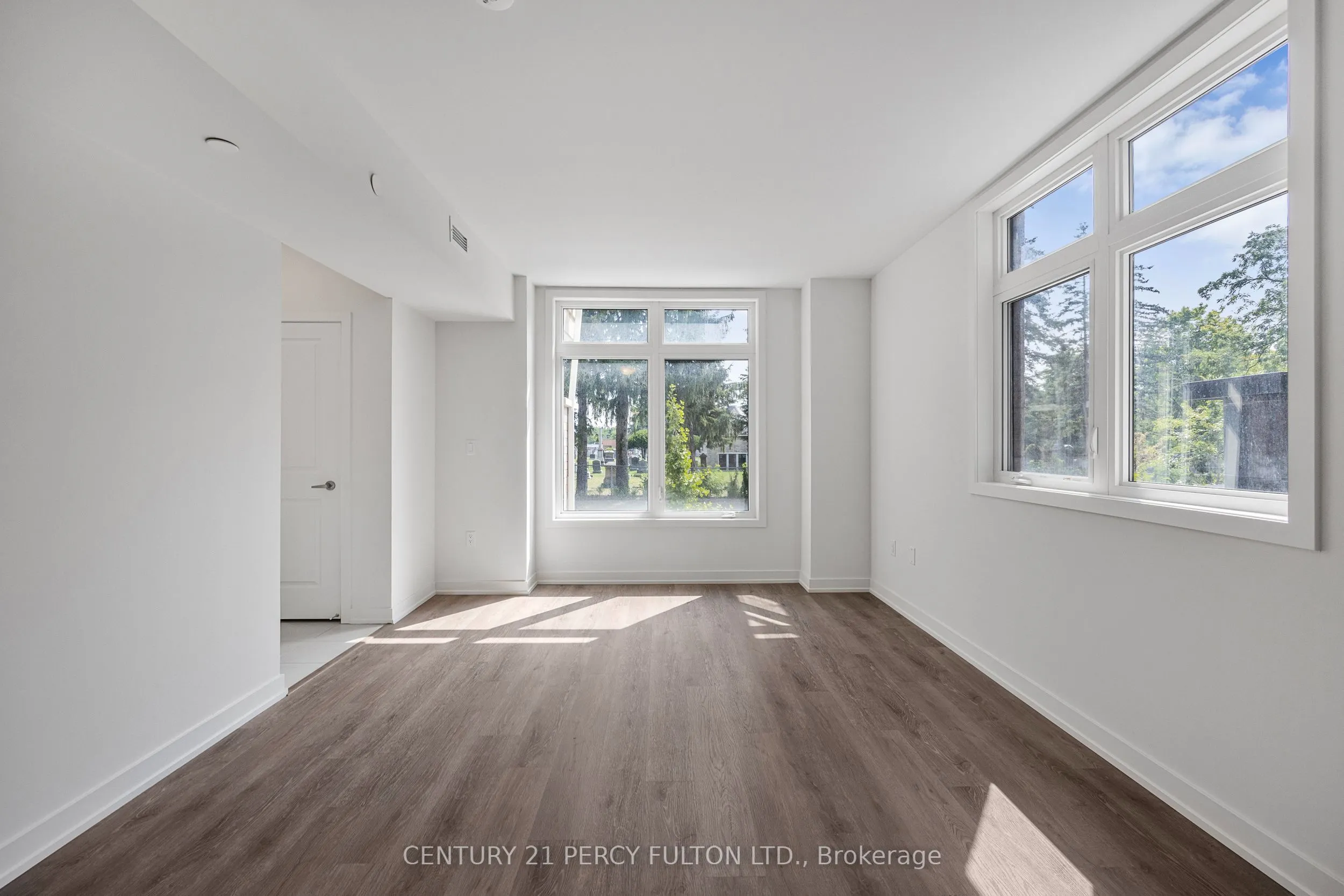 58 Elizabeth Street S, #2208