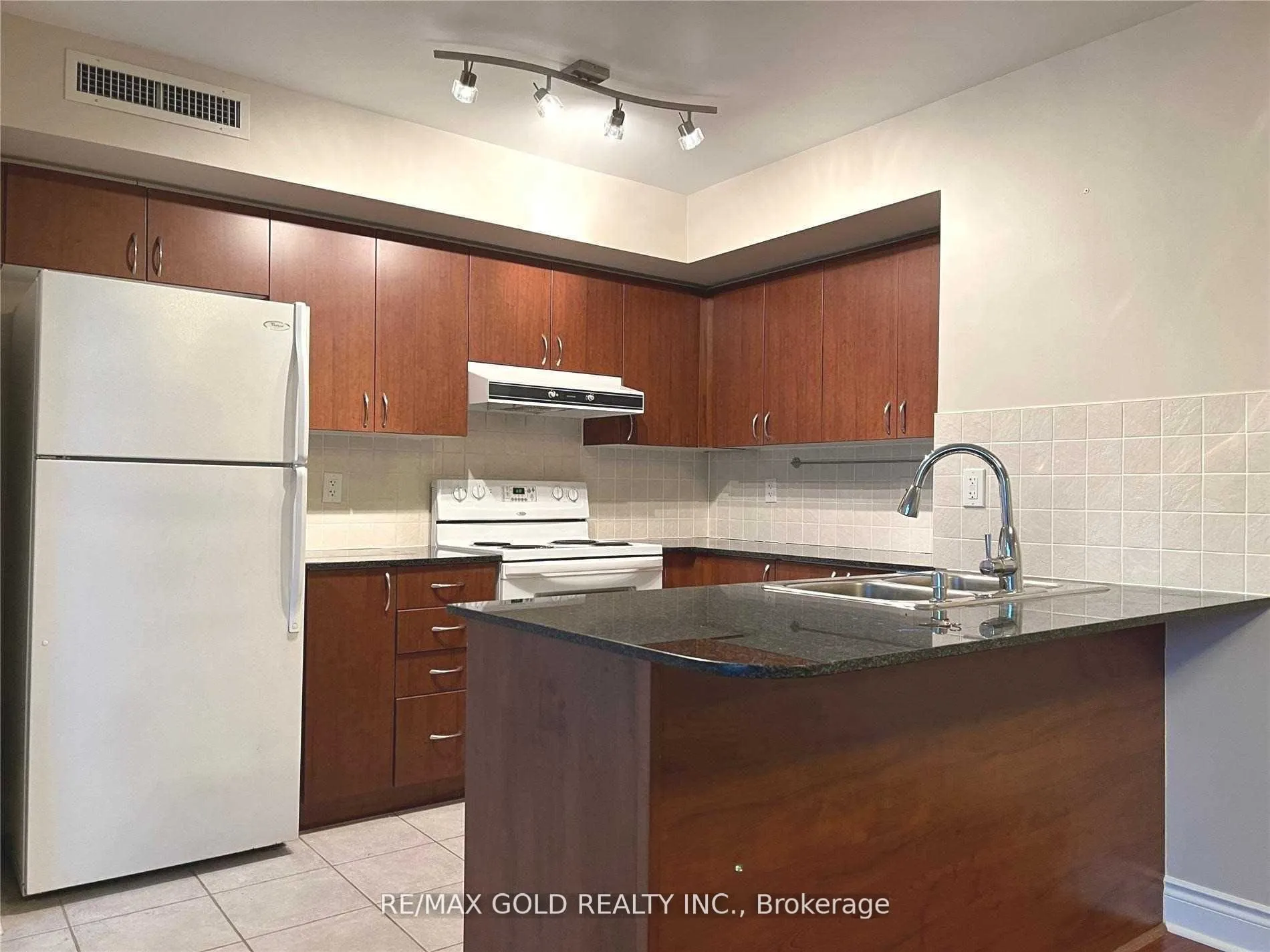 75 South Town Centre Boulevard, #508