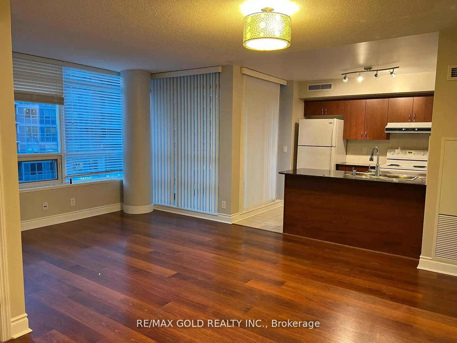 75 South Town Centre Boulevard, #508
