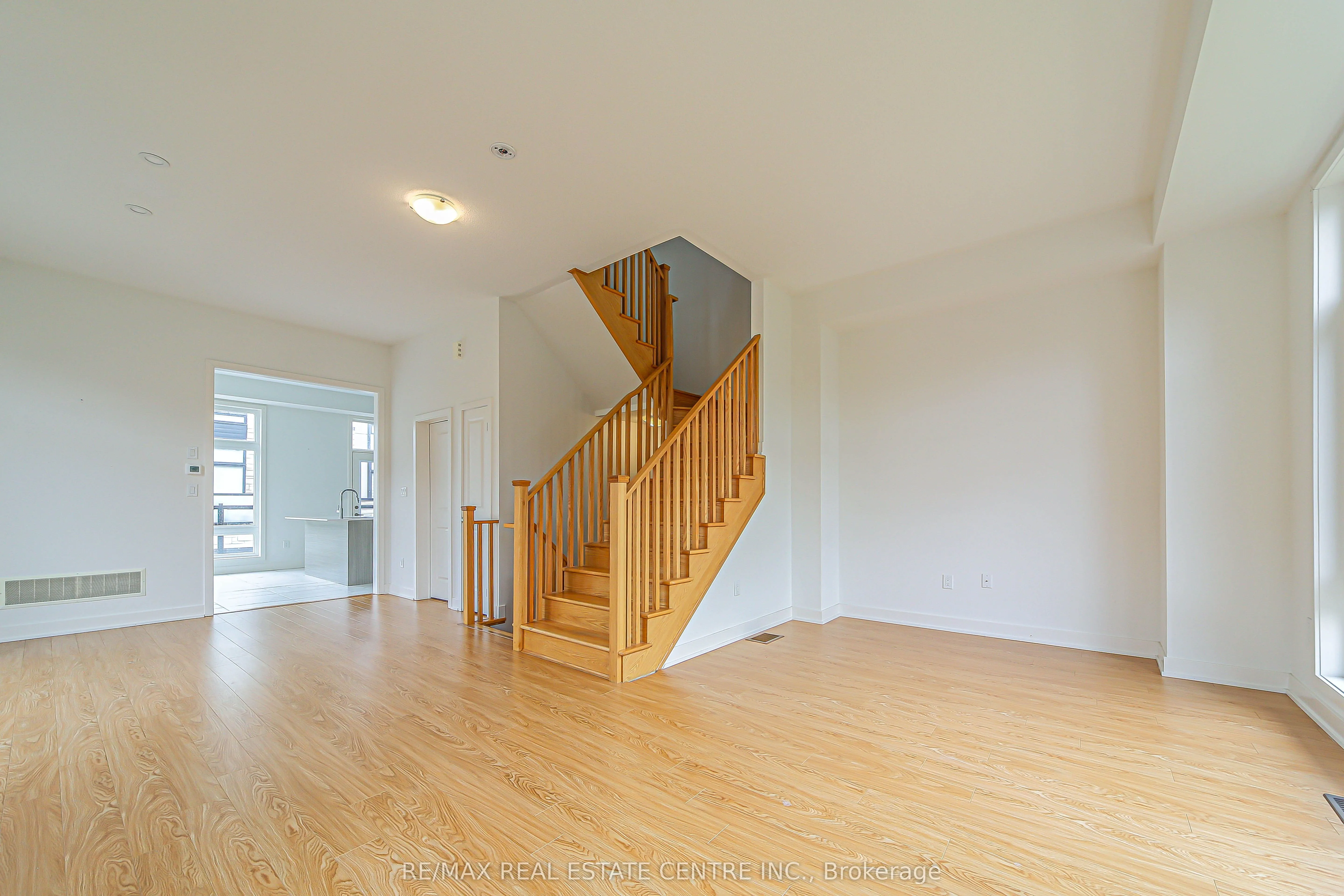 41 Gerussi Street