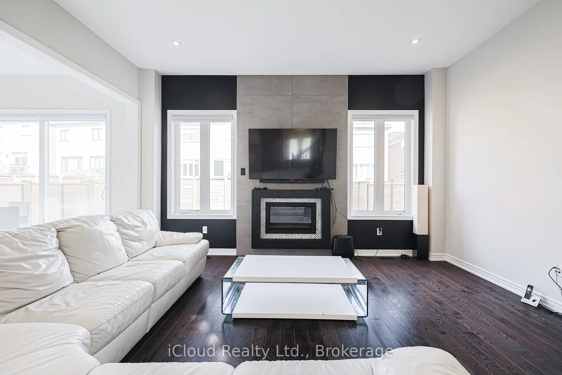 87 Pine Hill Crescent