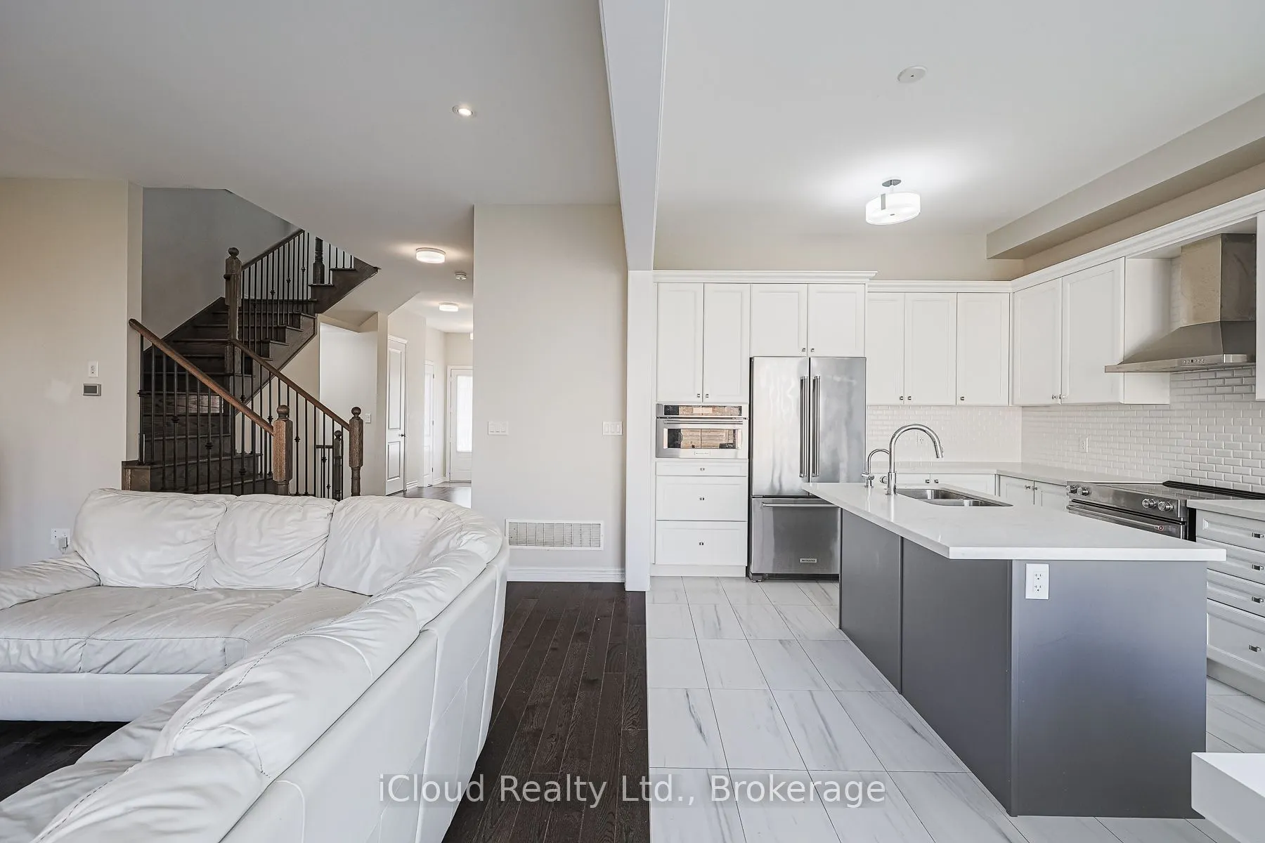 87 Pine Hill Crescent