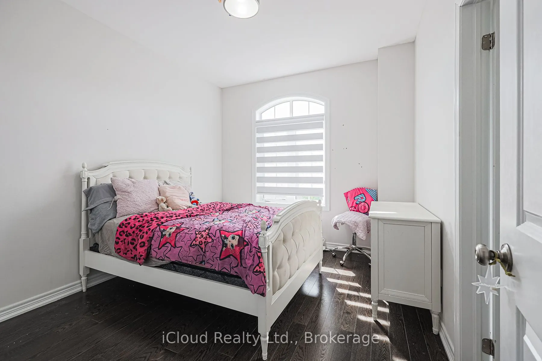 87 Pine Hill Crescent
