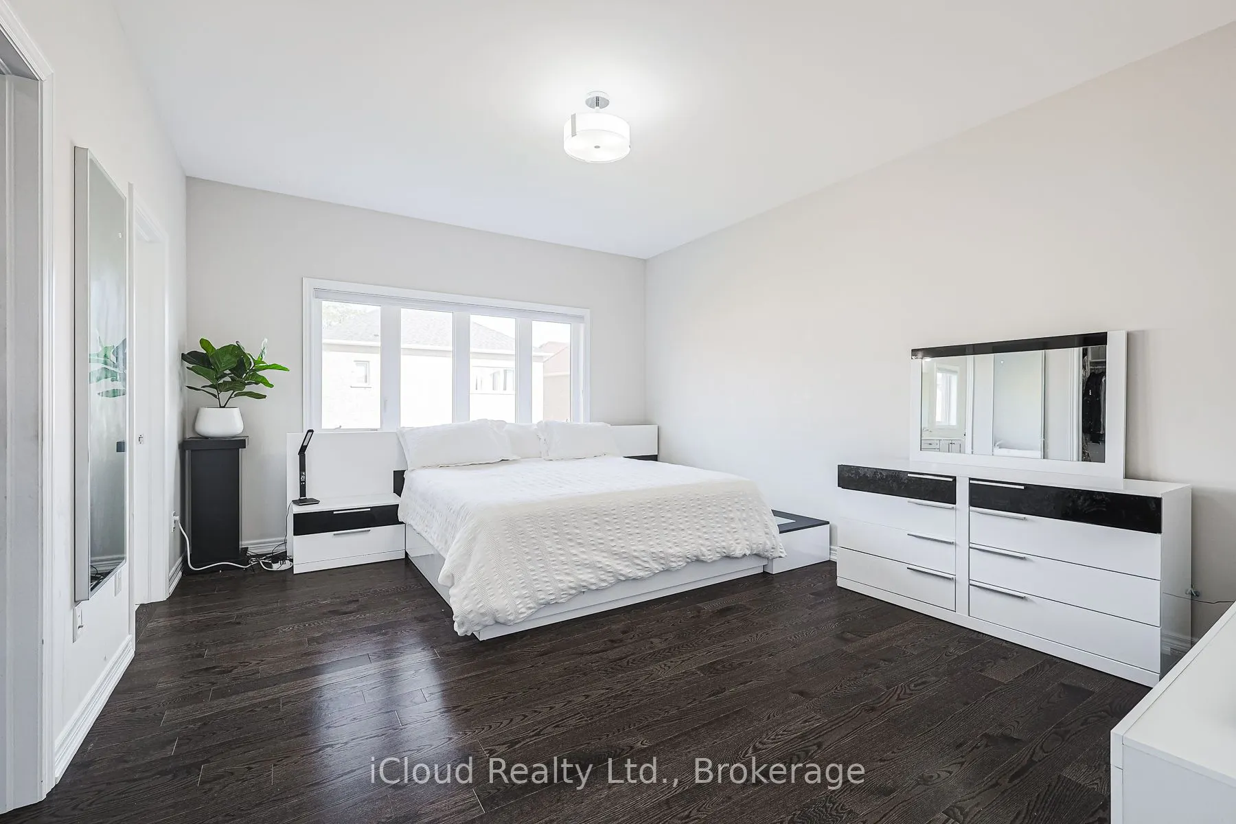 87 Pine Hill Crescent