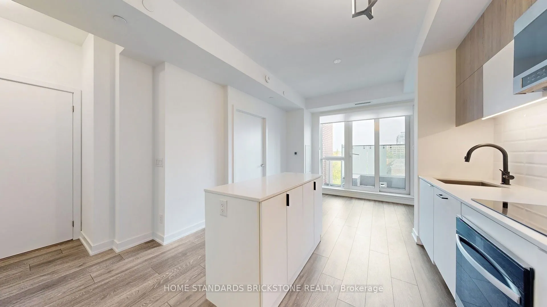 8888 Yonge Street, #321