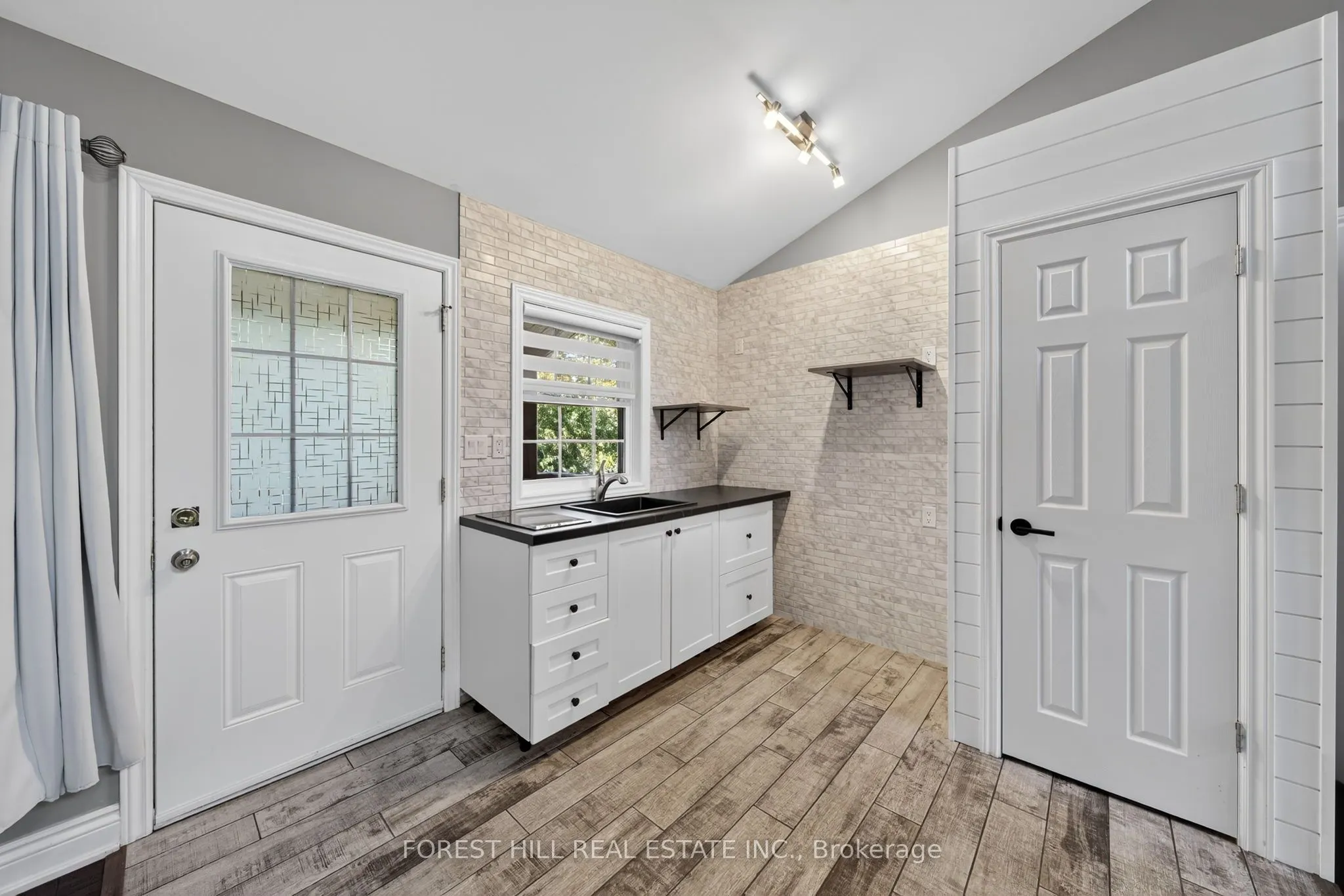 3934 Richview Road
