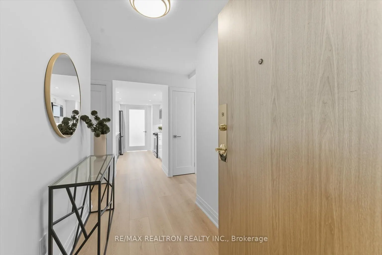 40 Harding Boulevard W, #911
