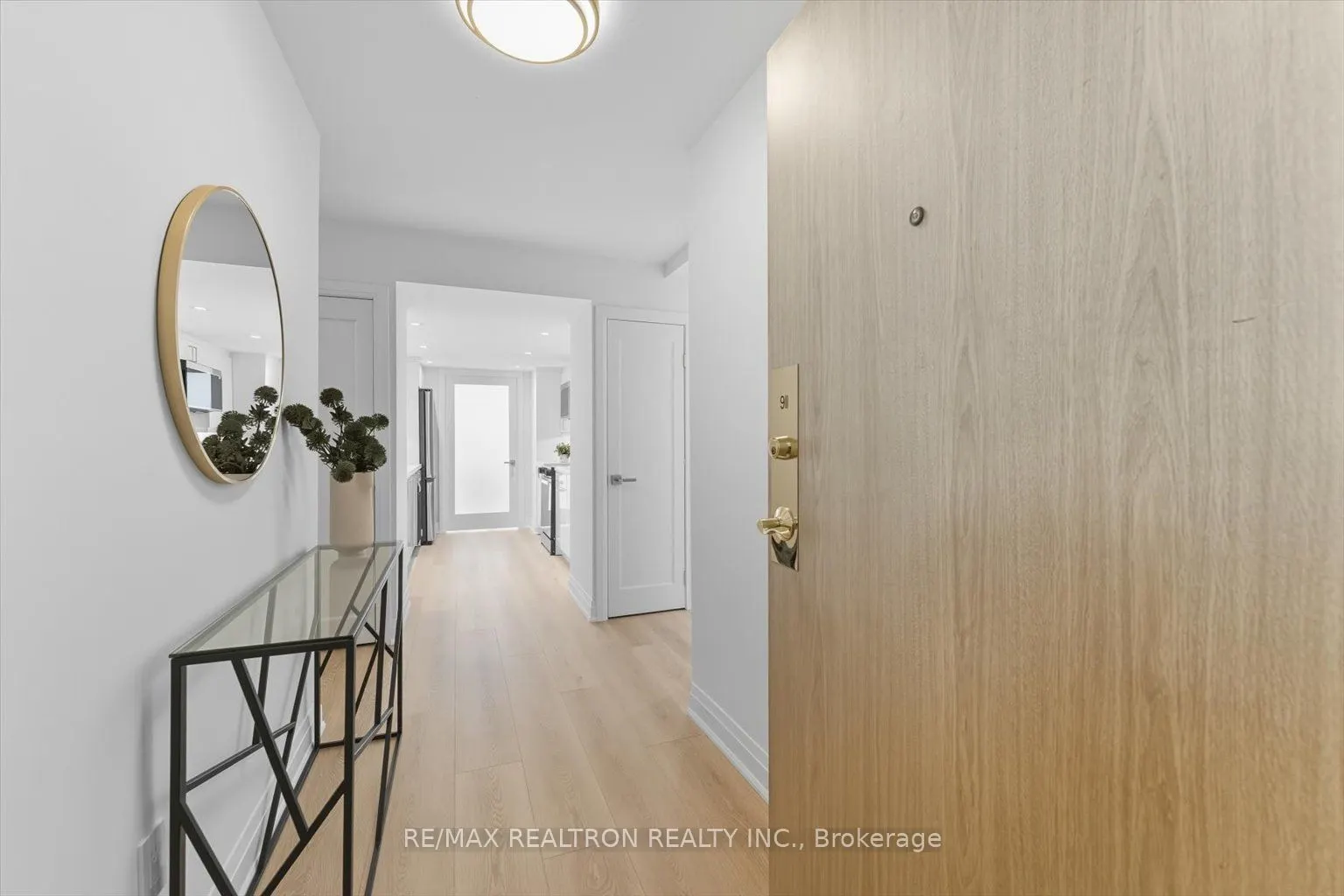 40 Harding Boulevard W, #911