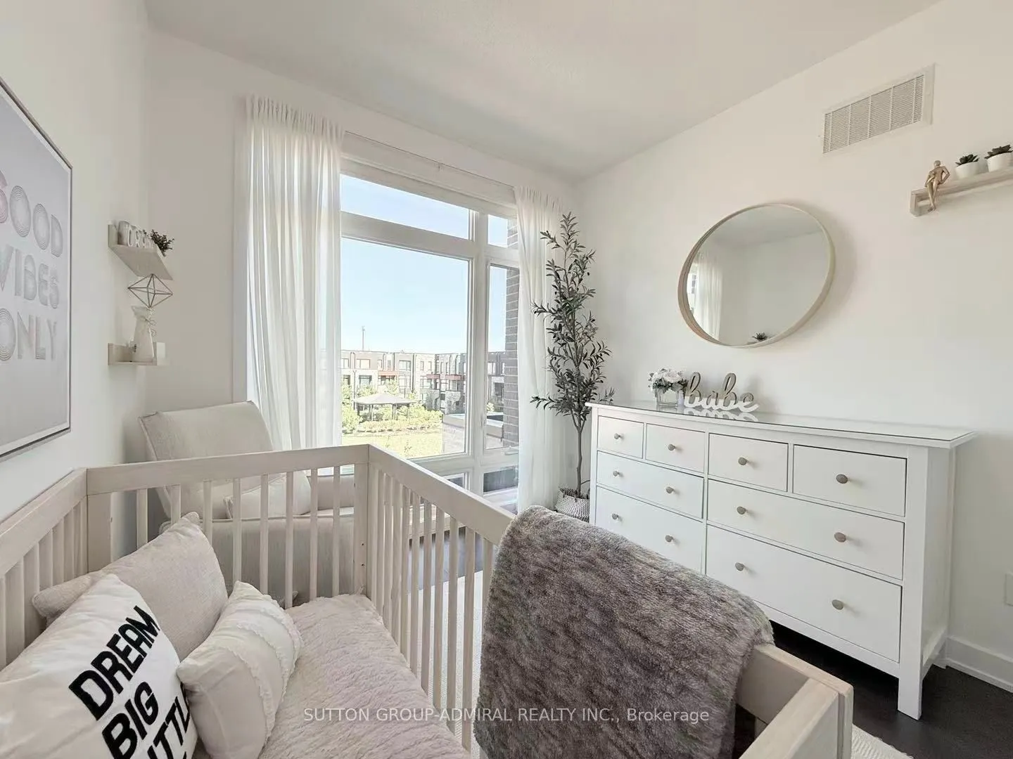 18 Pageant Avenue