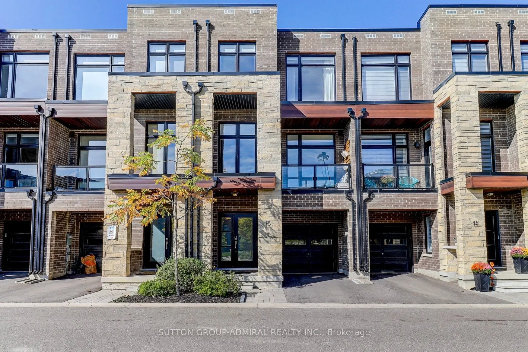 18 Pageant Avenue