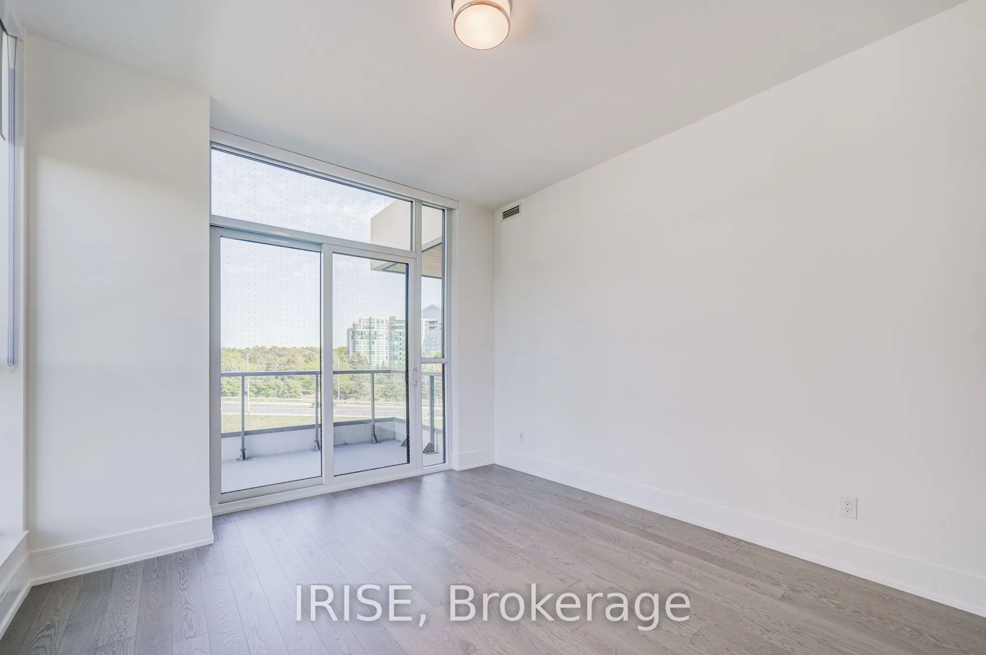397 Royal Orchard Boulevard, #522