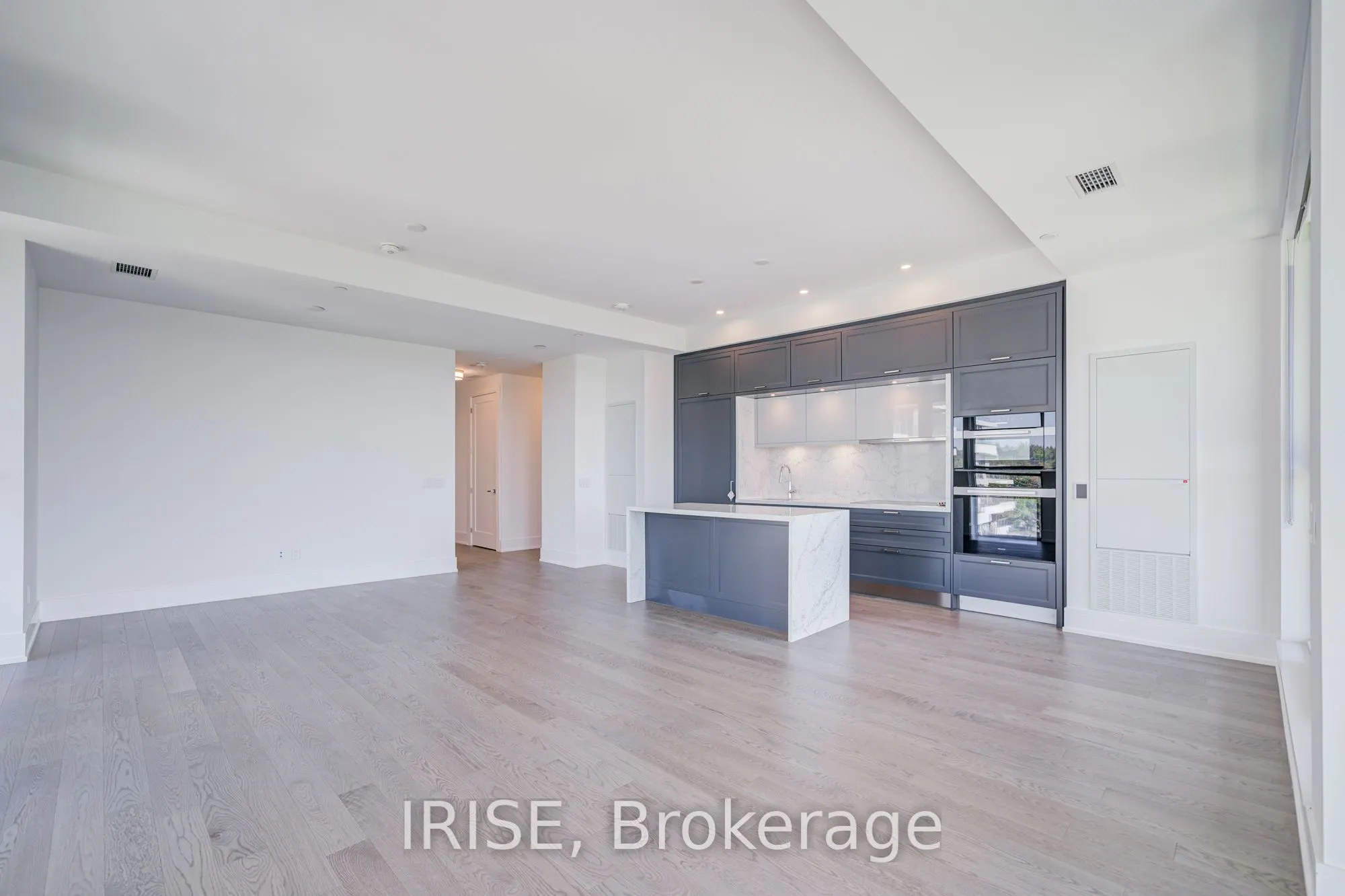 397 Royal Orchard Boulevard, #522
