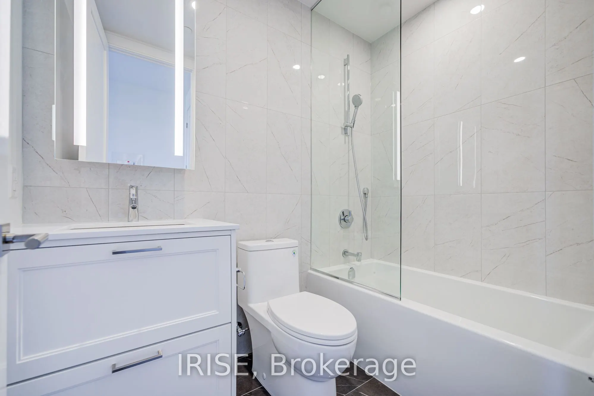 397 Royal Orchard Boulevard, #522