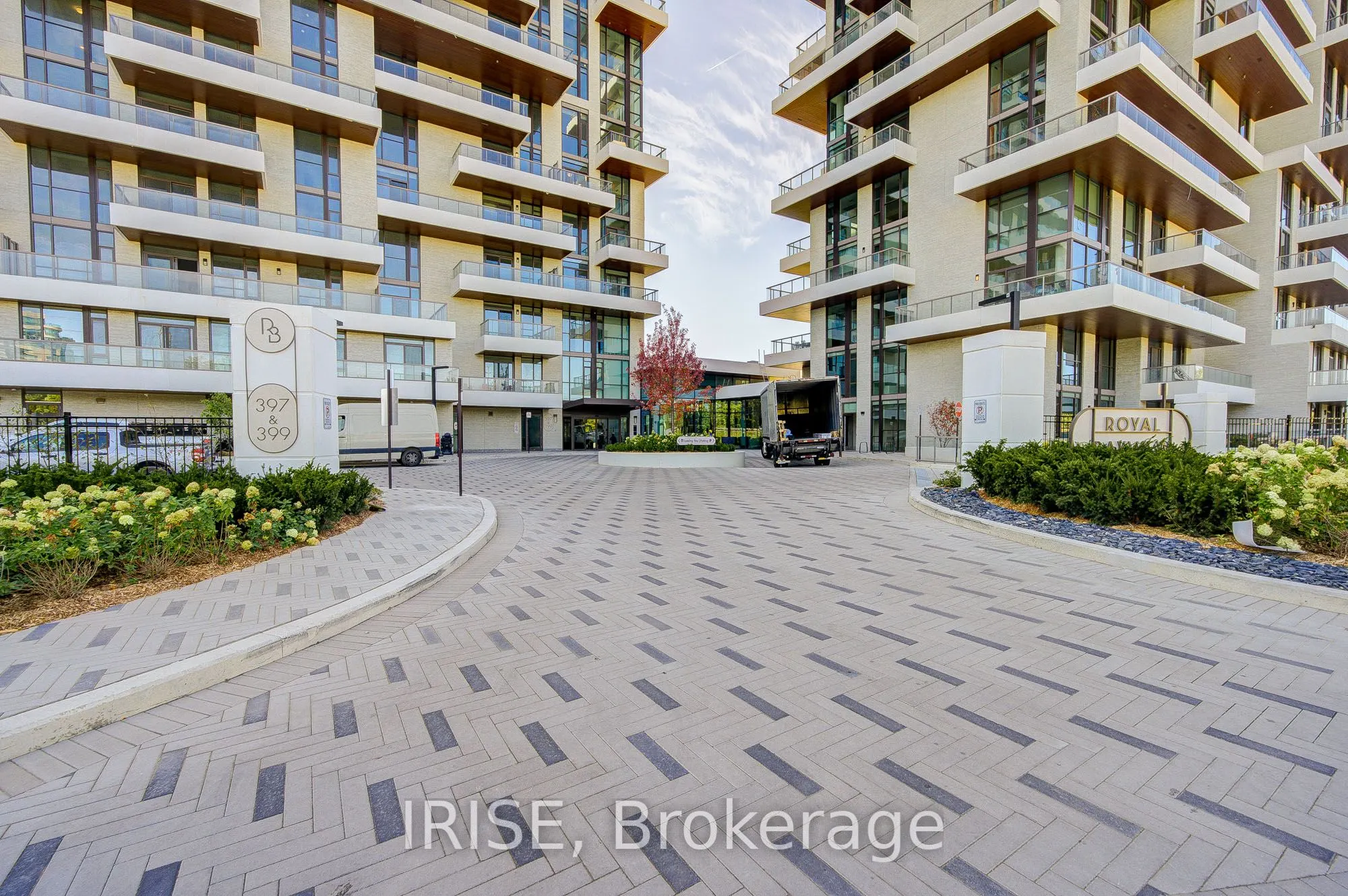 397 Royal Orchard Boulevard, #522