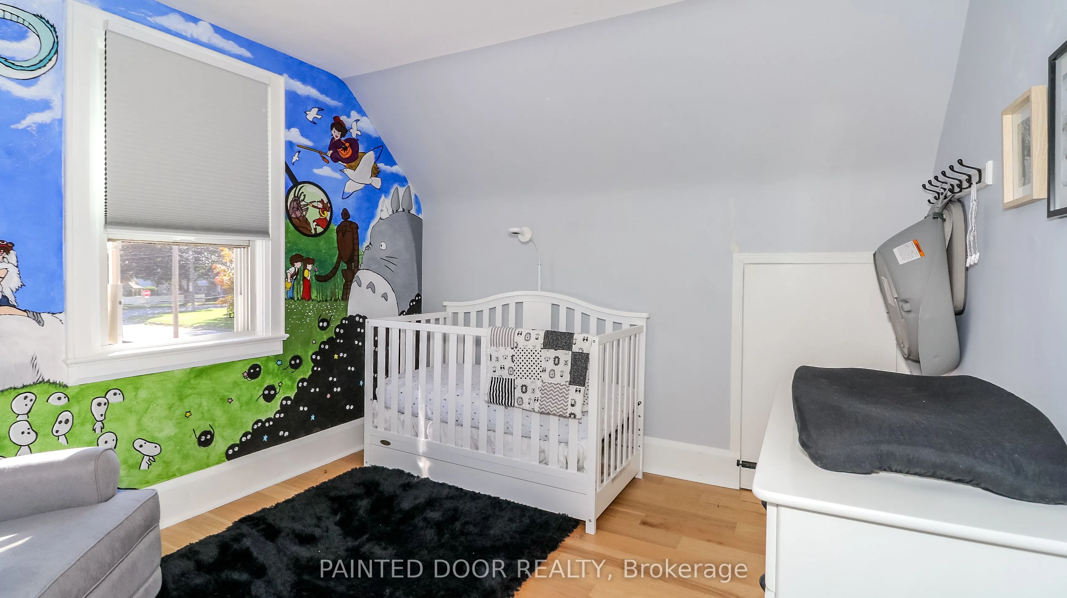 156 Nelson Street W