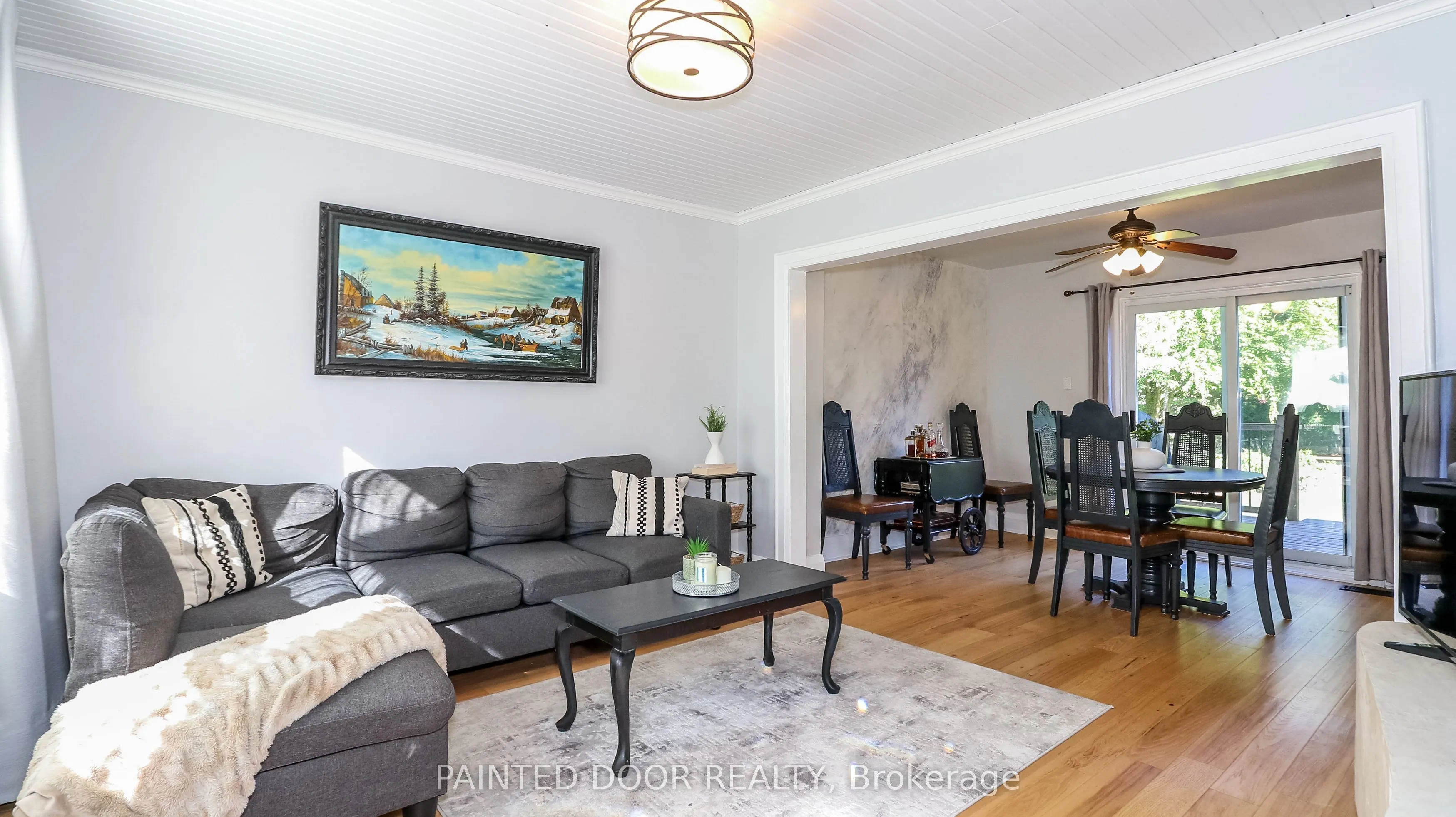 156 Nelson Street W