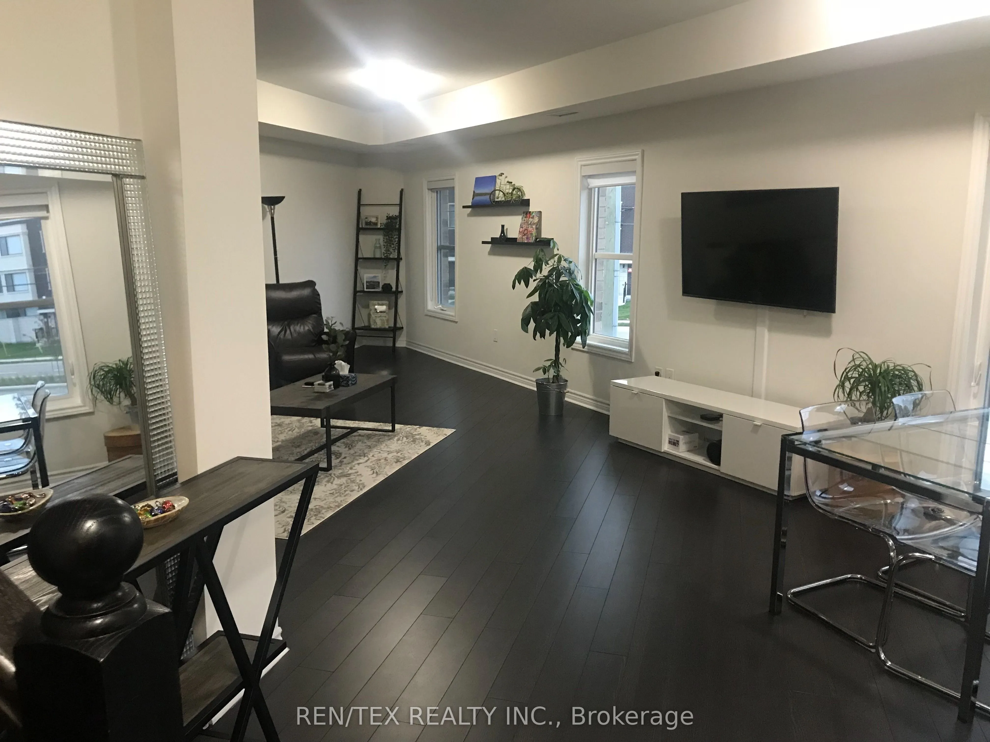 3905 Major Mackenzie Drive W, #218