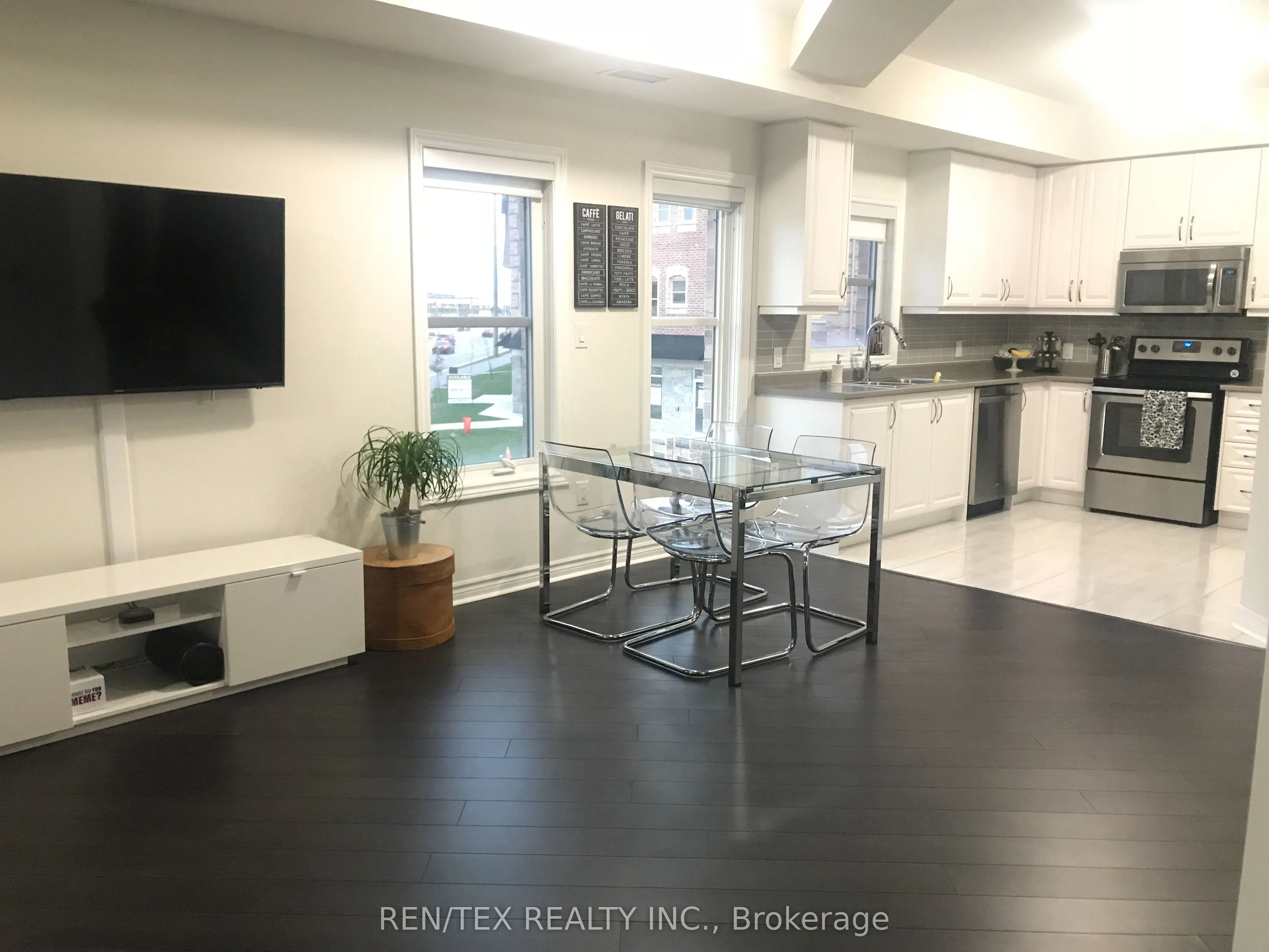 3905 Major Mackenzie Drive W, #218