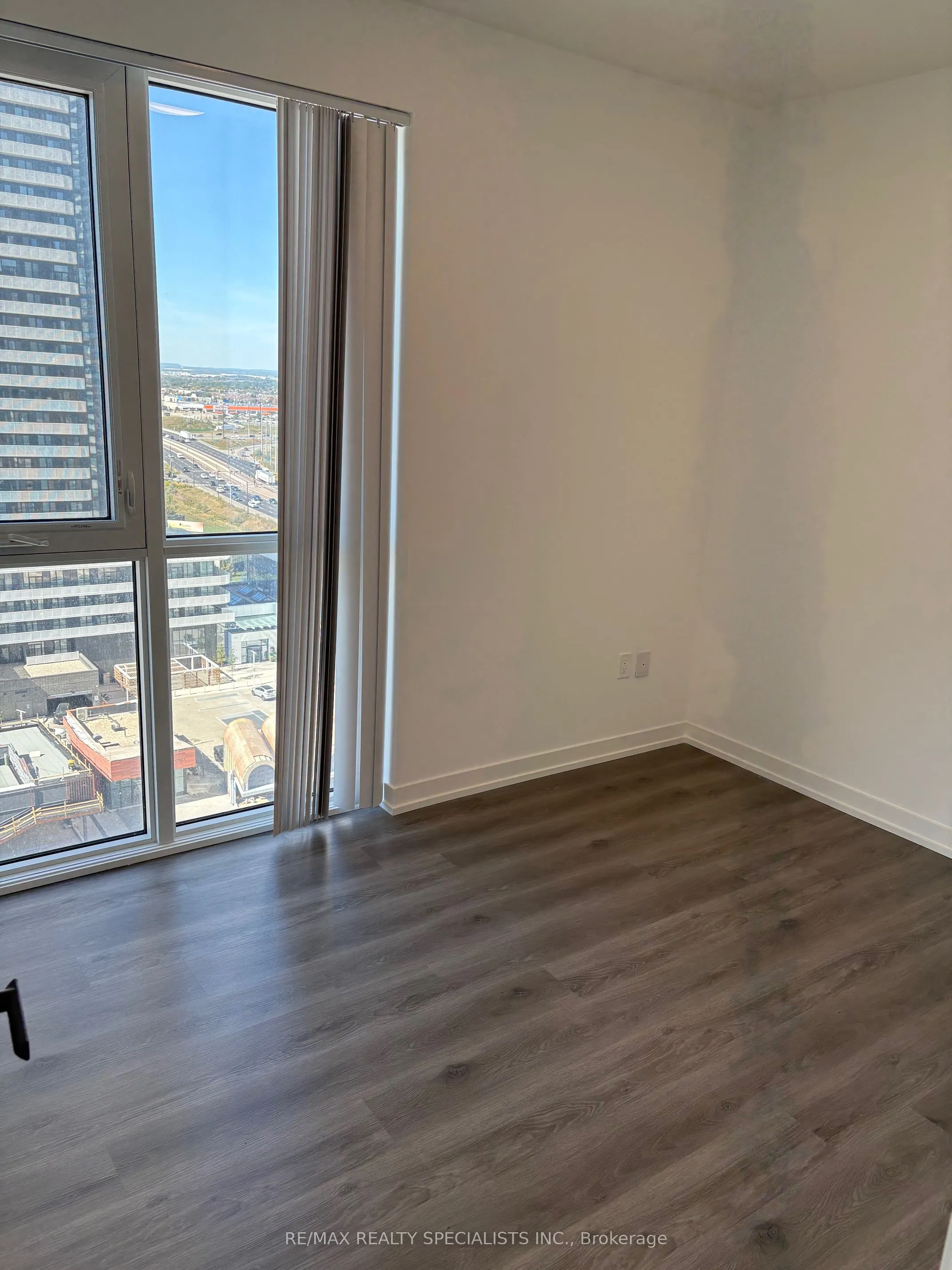 28 Interchange Way, #1712