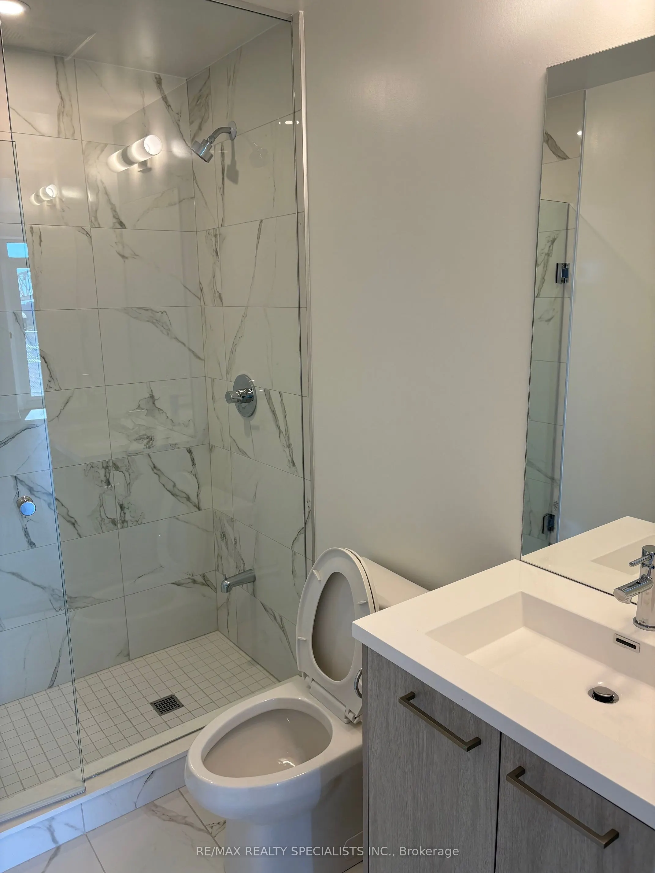 28 Interchange Way, #1712