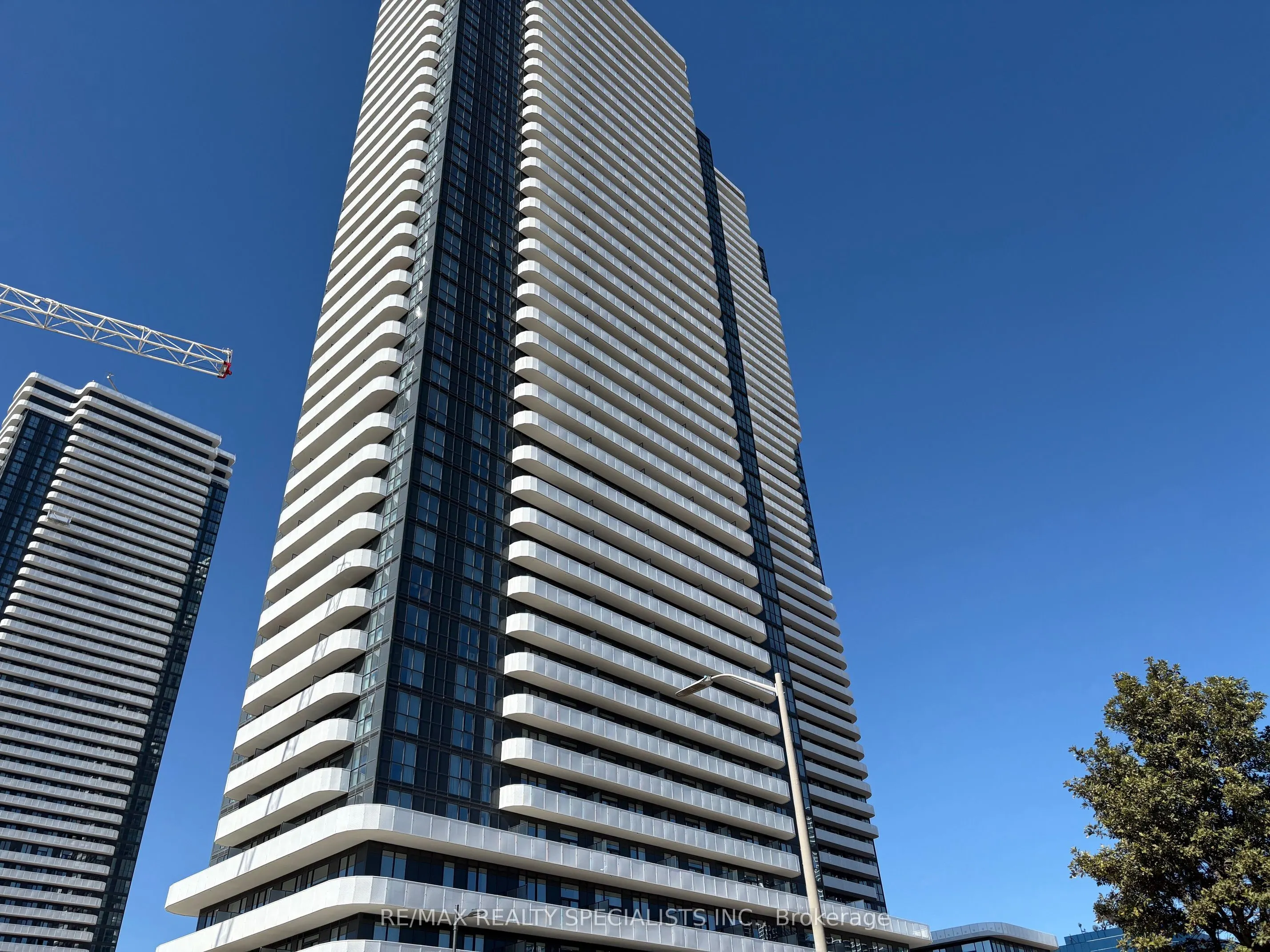 28 Interchange Way, #1712