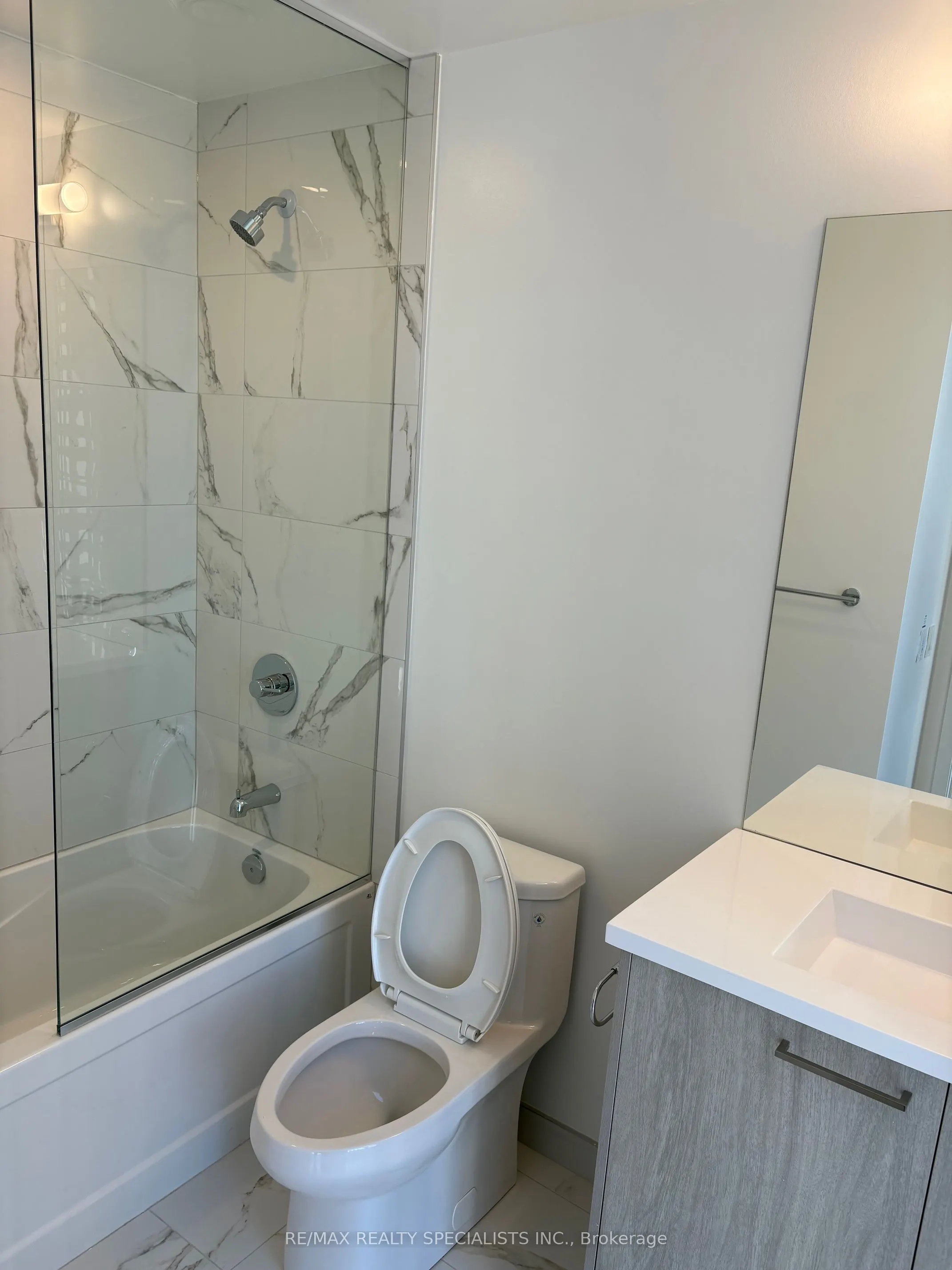 28 Interchange Way, #1712