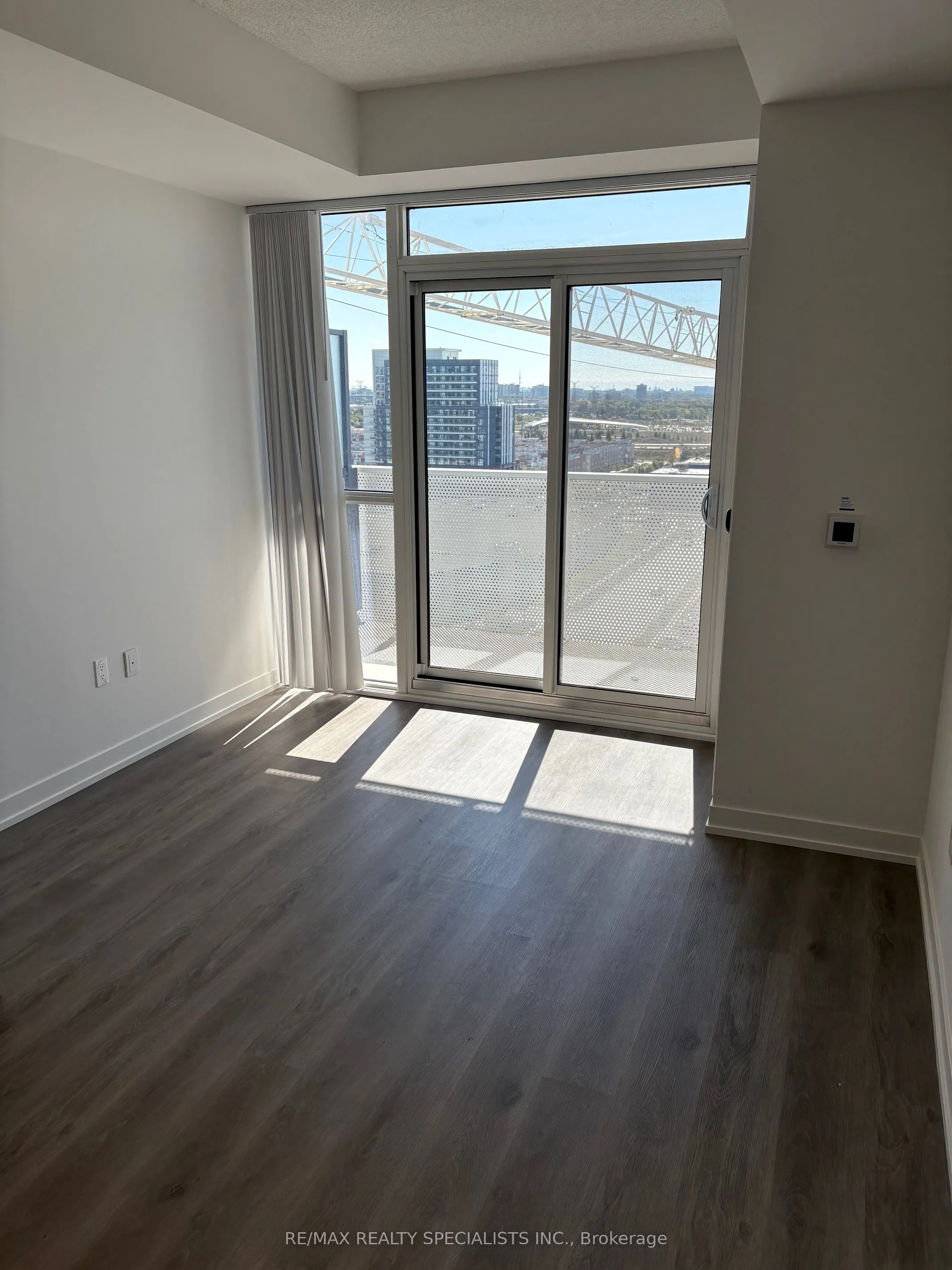 28 Interchange Way, #1712