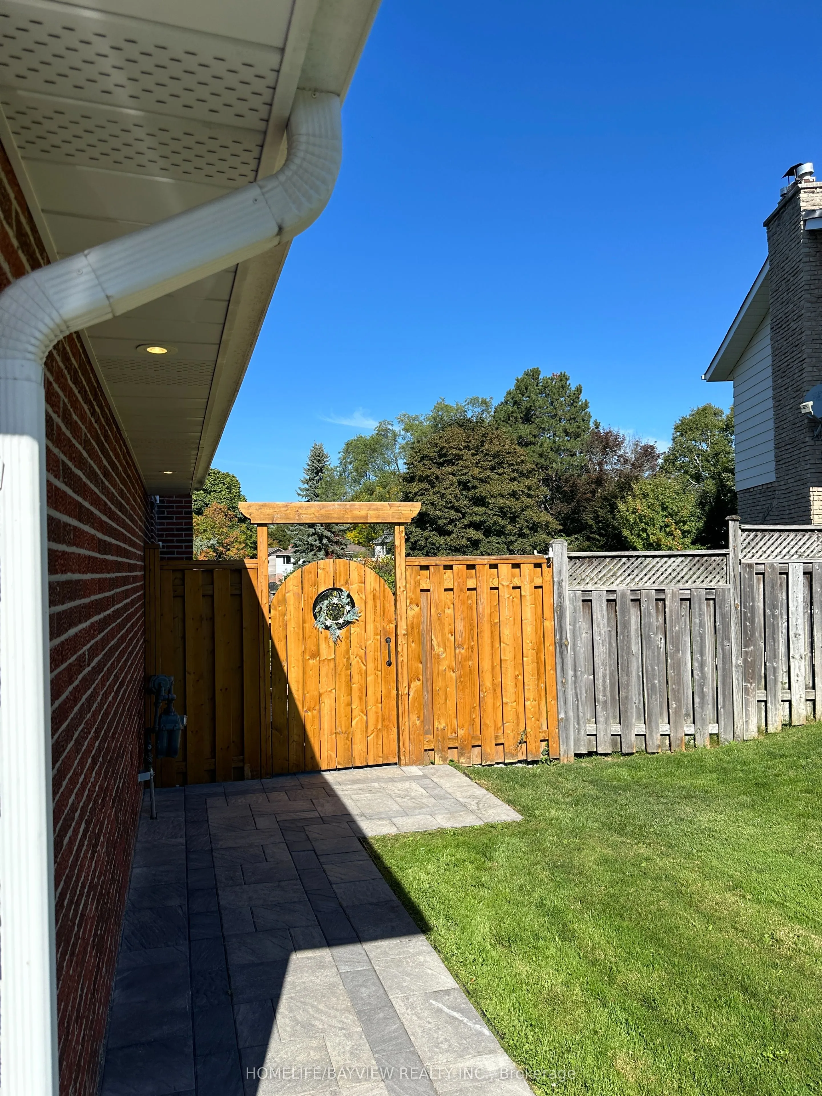 57 Thorny Brae (BASEMENT) Drive